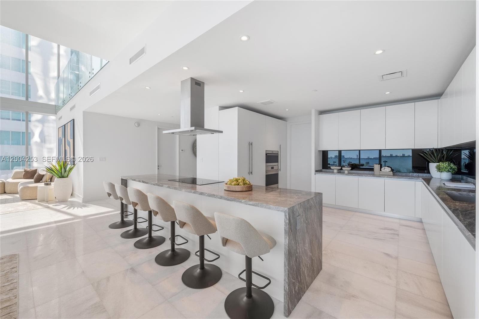 700 26th Ter TH-403 photo 5