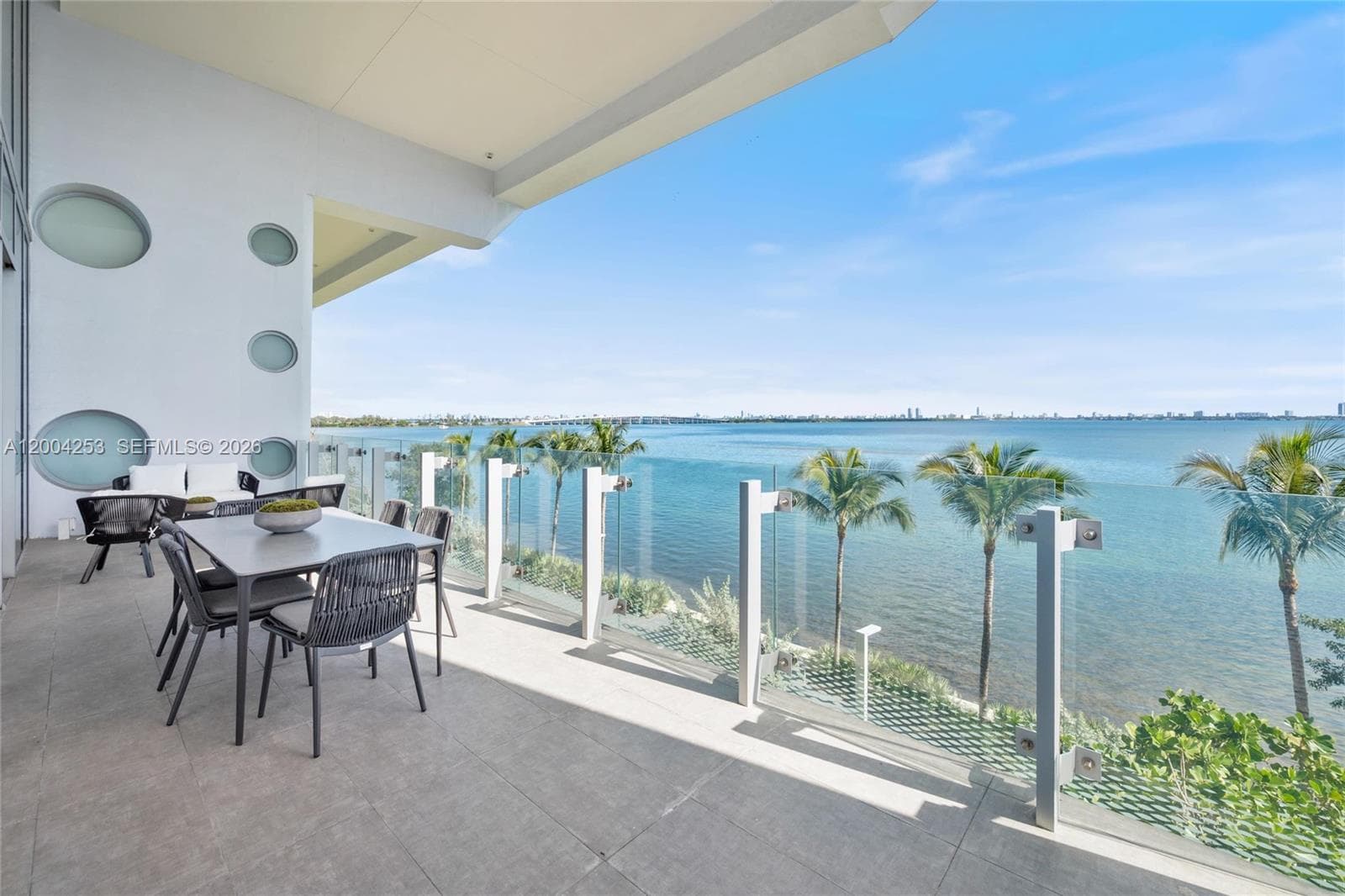 700 26th Ter TH-403 photo 15