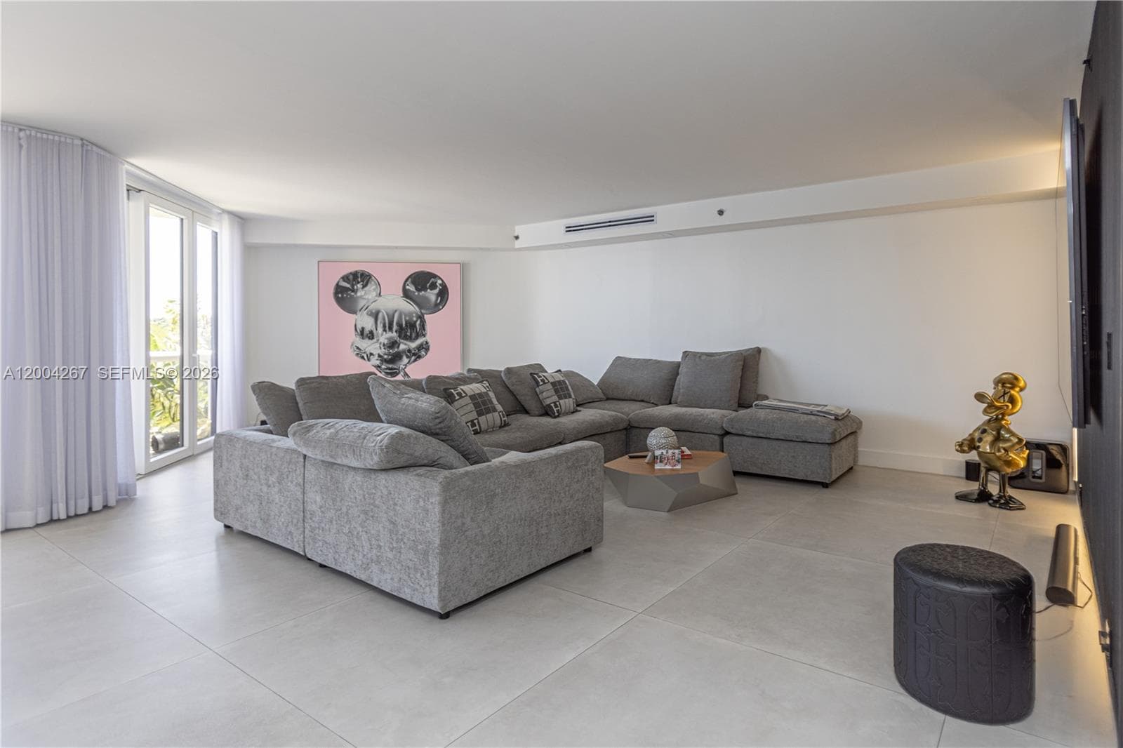 20191 Country Club Dr TH9 photo 2