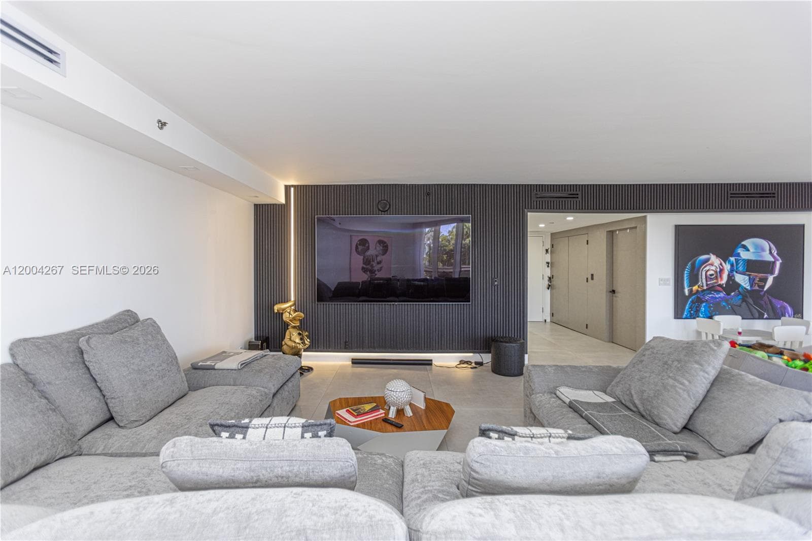 20191 Country Club Dr TH9 photo 3