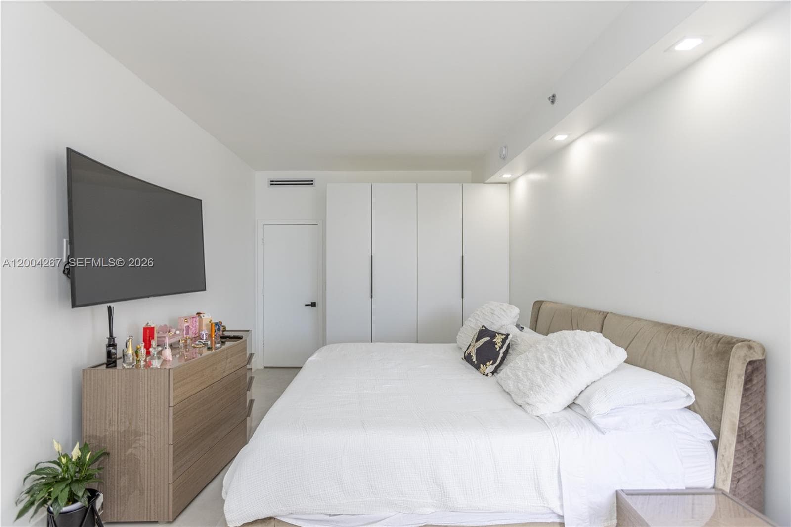 20191 Country Club Dr TH9 photo 18