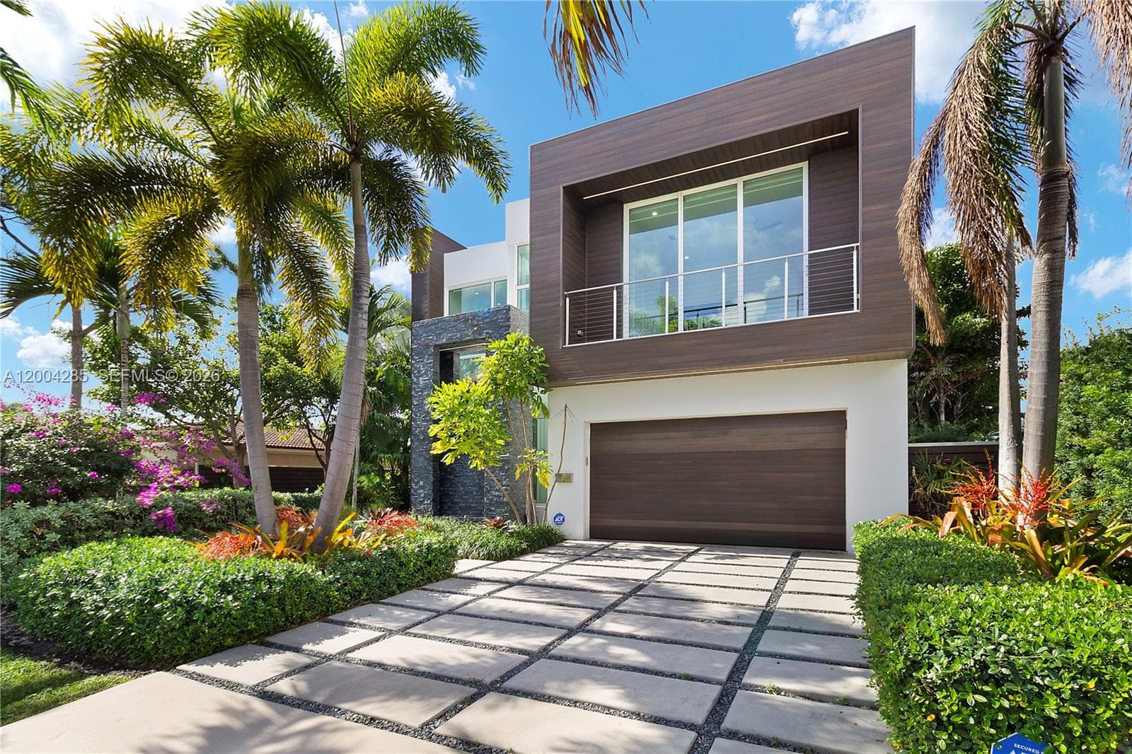 2217 17th Ter photo 3