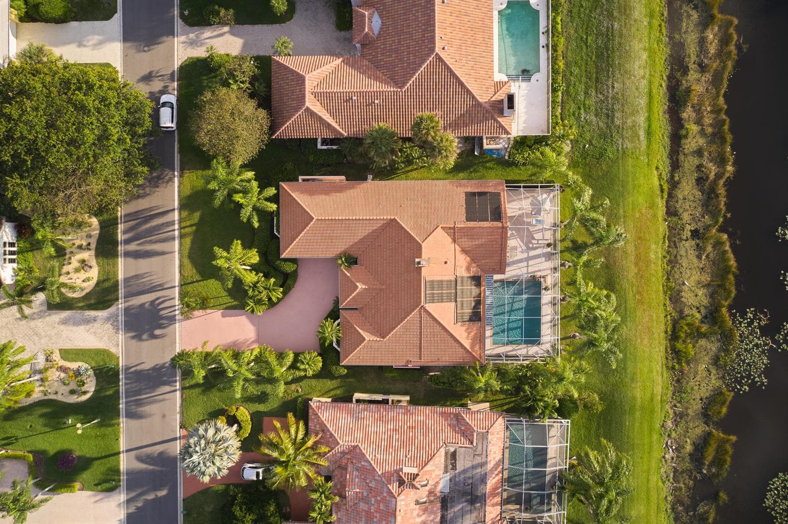 70 Cayman Place photo 4