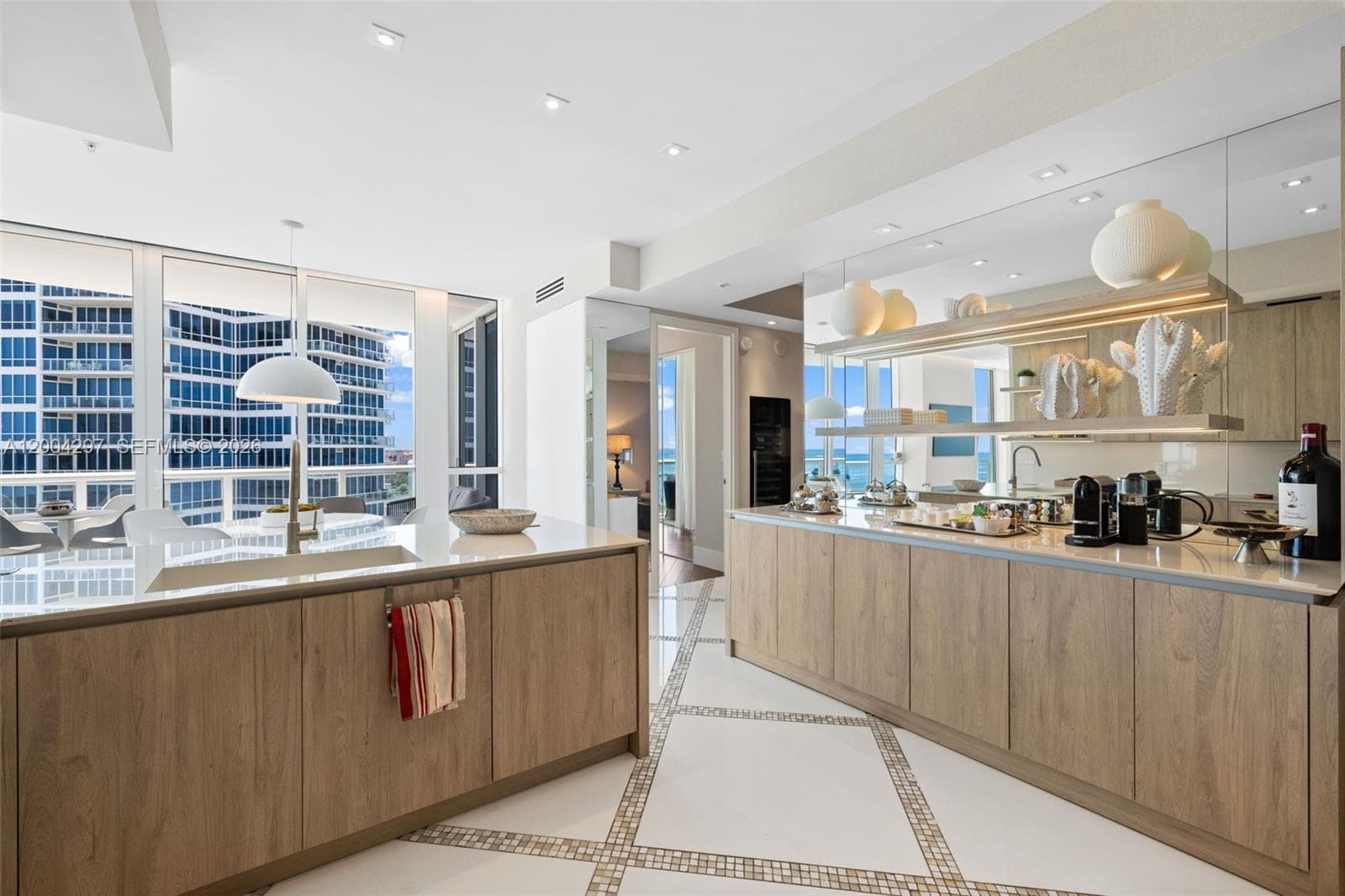 50 Pointe Dr 1502/03 photo 16