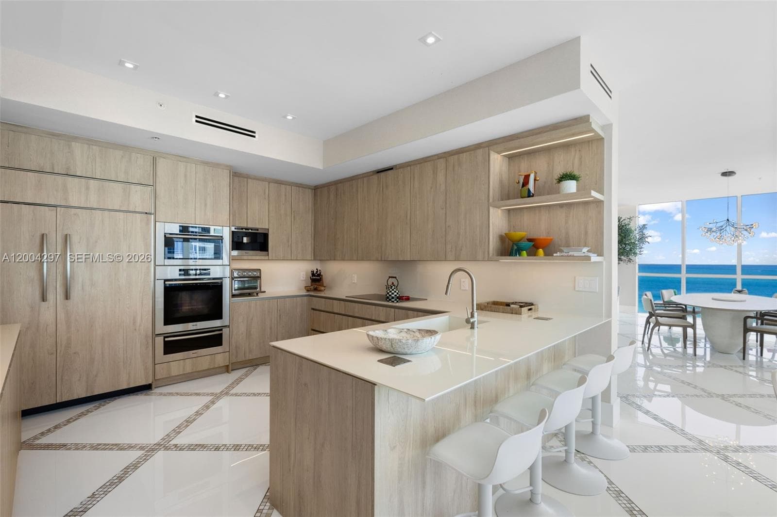 50 Pointe Dr 1502/03 photo 12