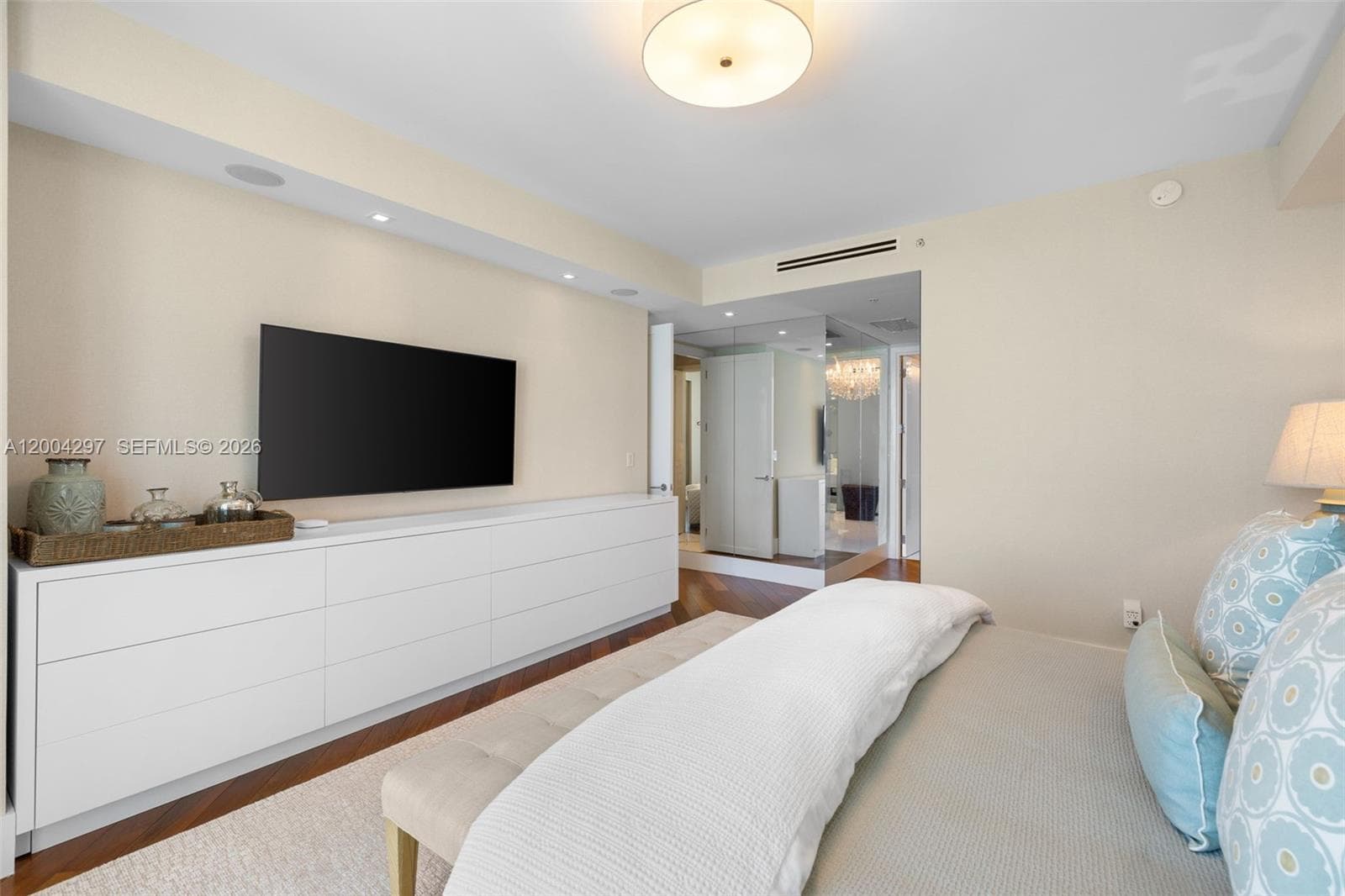 50 Pointe Dr 1502/03 photo 24