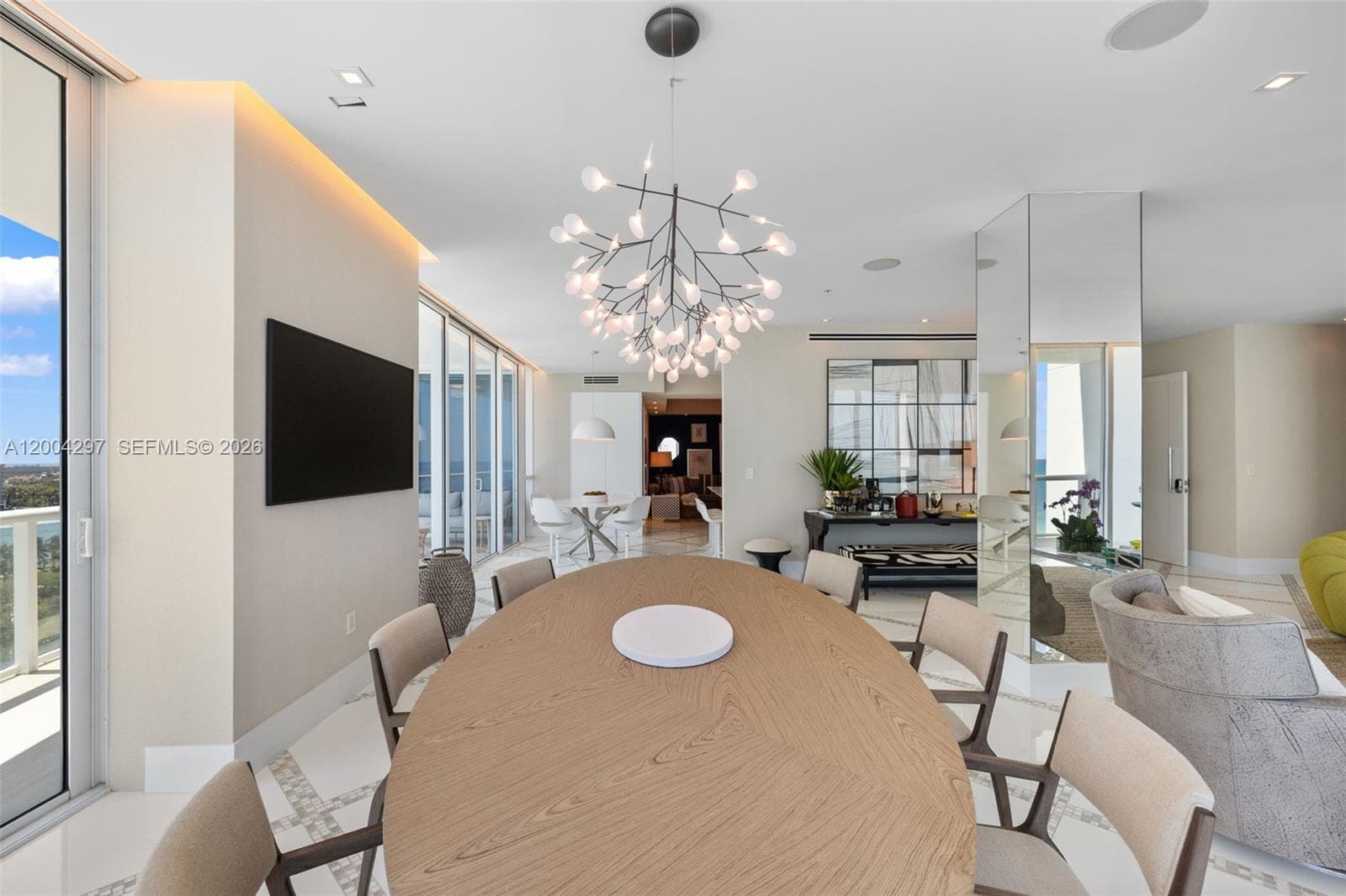 50 Pointe Dr 1502/03 photo 10