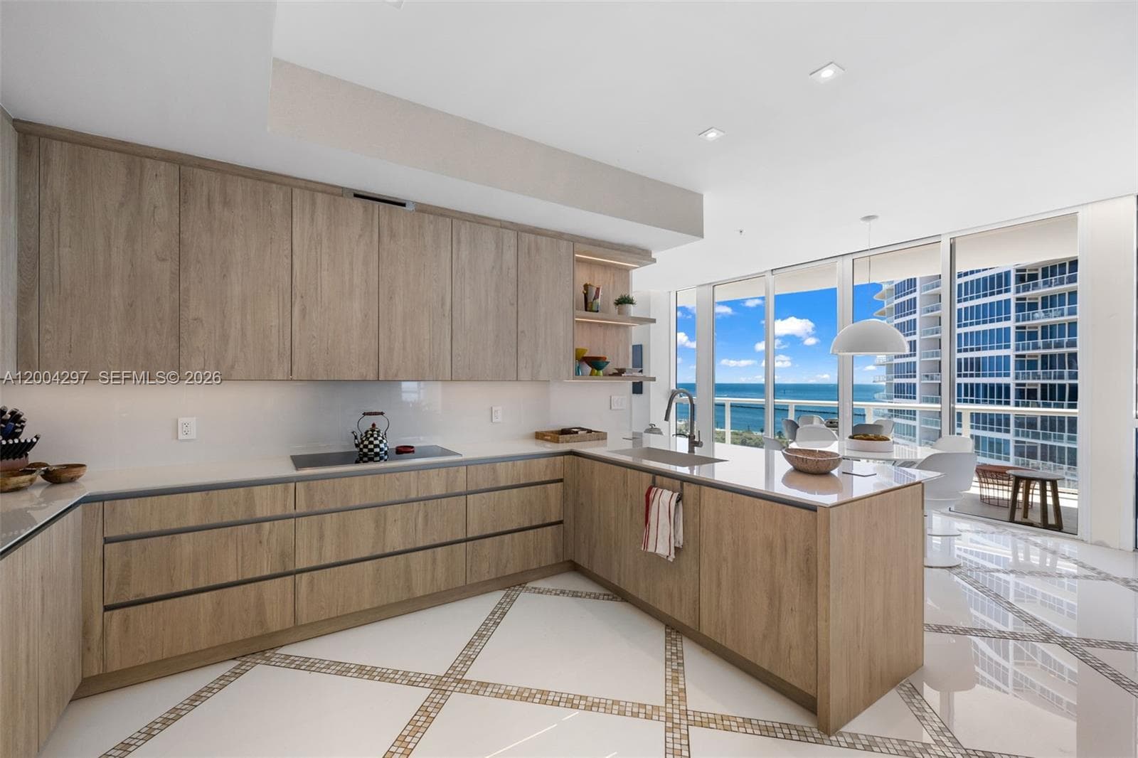 50 Pointe Dr 1502/03 photo 14