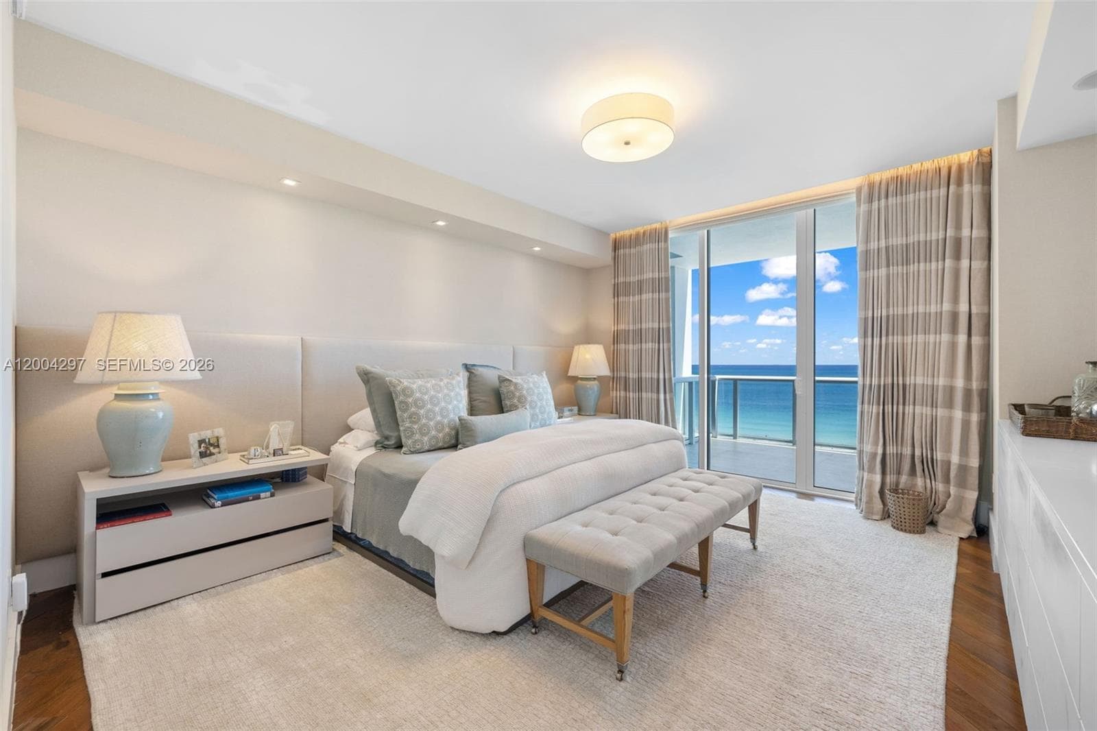 50 Pointe Dr 1502/03 photo 21