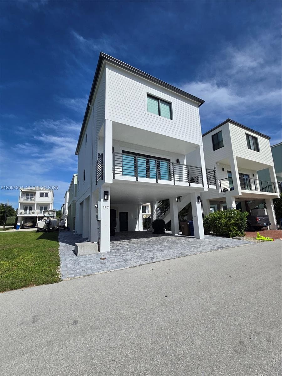 94825 Overseas Hwy #187 photo 1