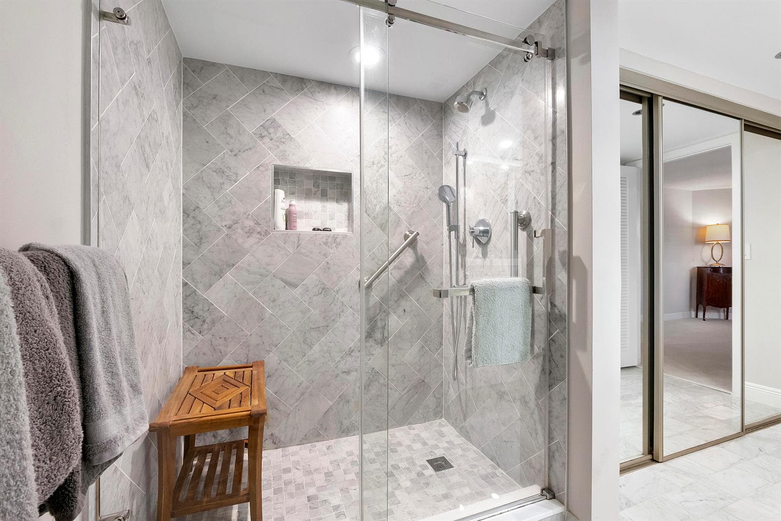 501 N Riverside Drive 203 photo 13