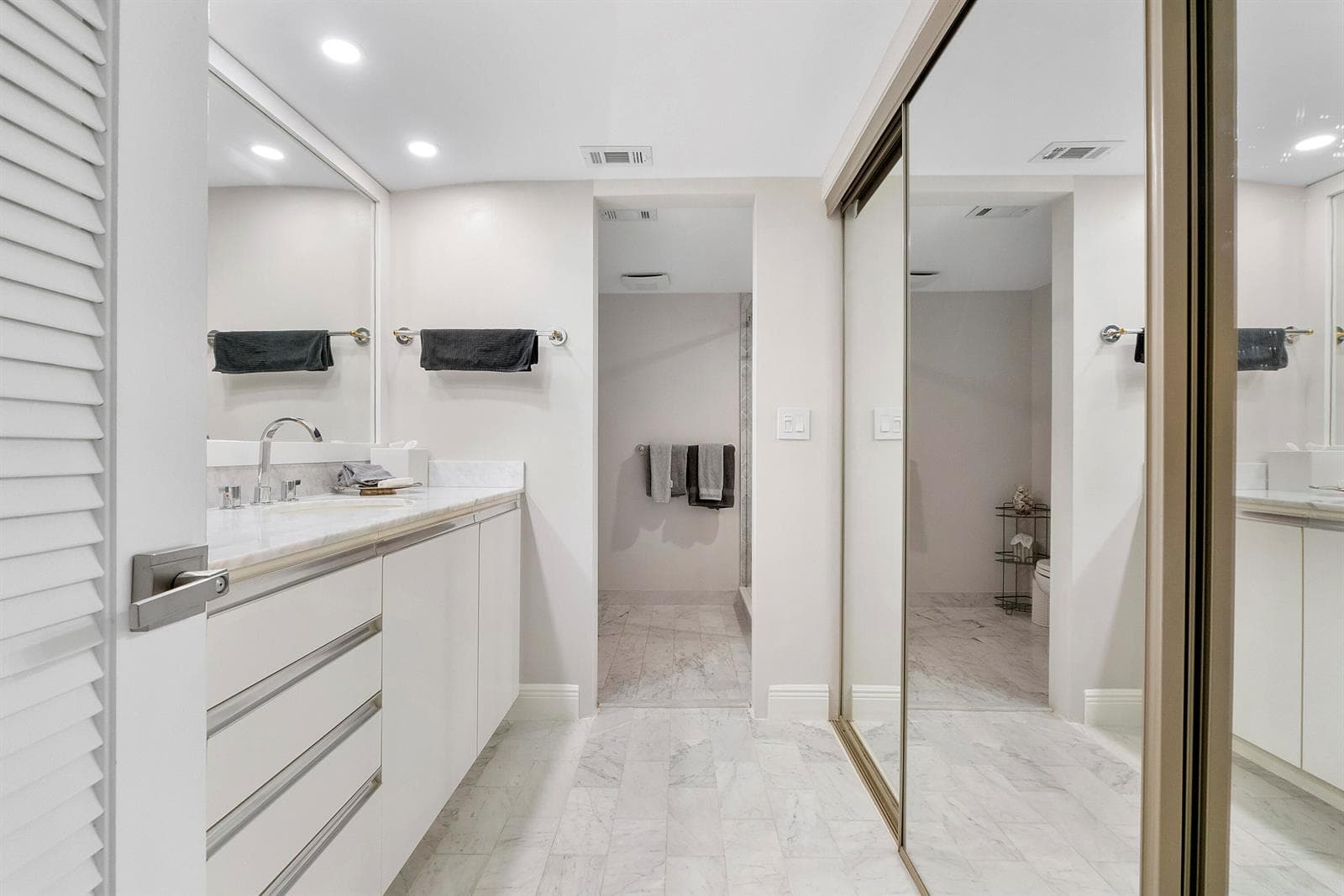 501 N Riverside Drive 203 photo 12