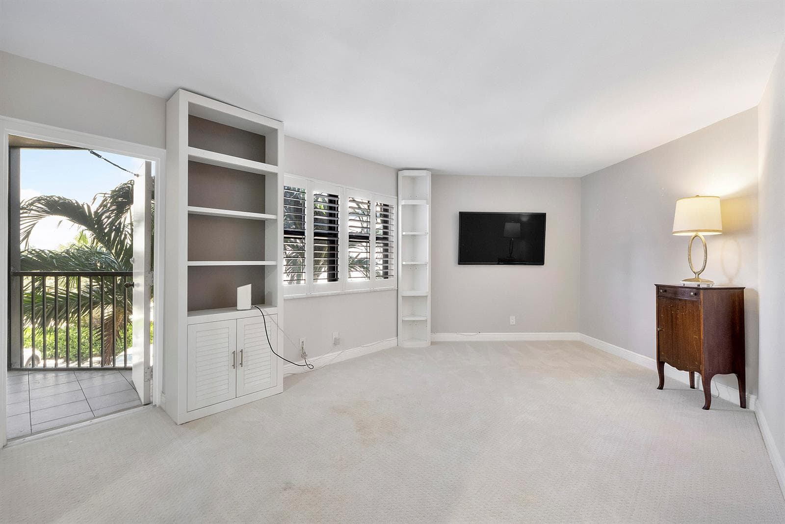 501 N Riverside Drive 203 photo 9
