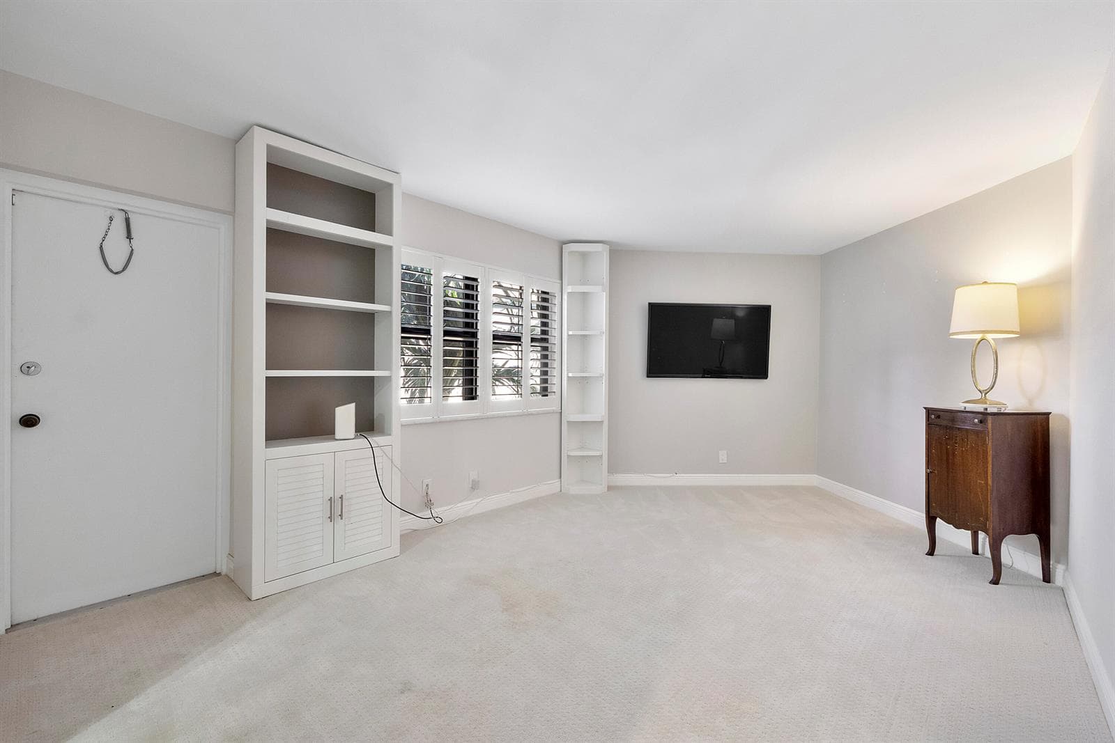 501 N Riverside Drive 203 photo 10