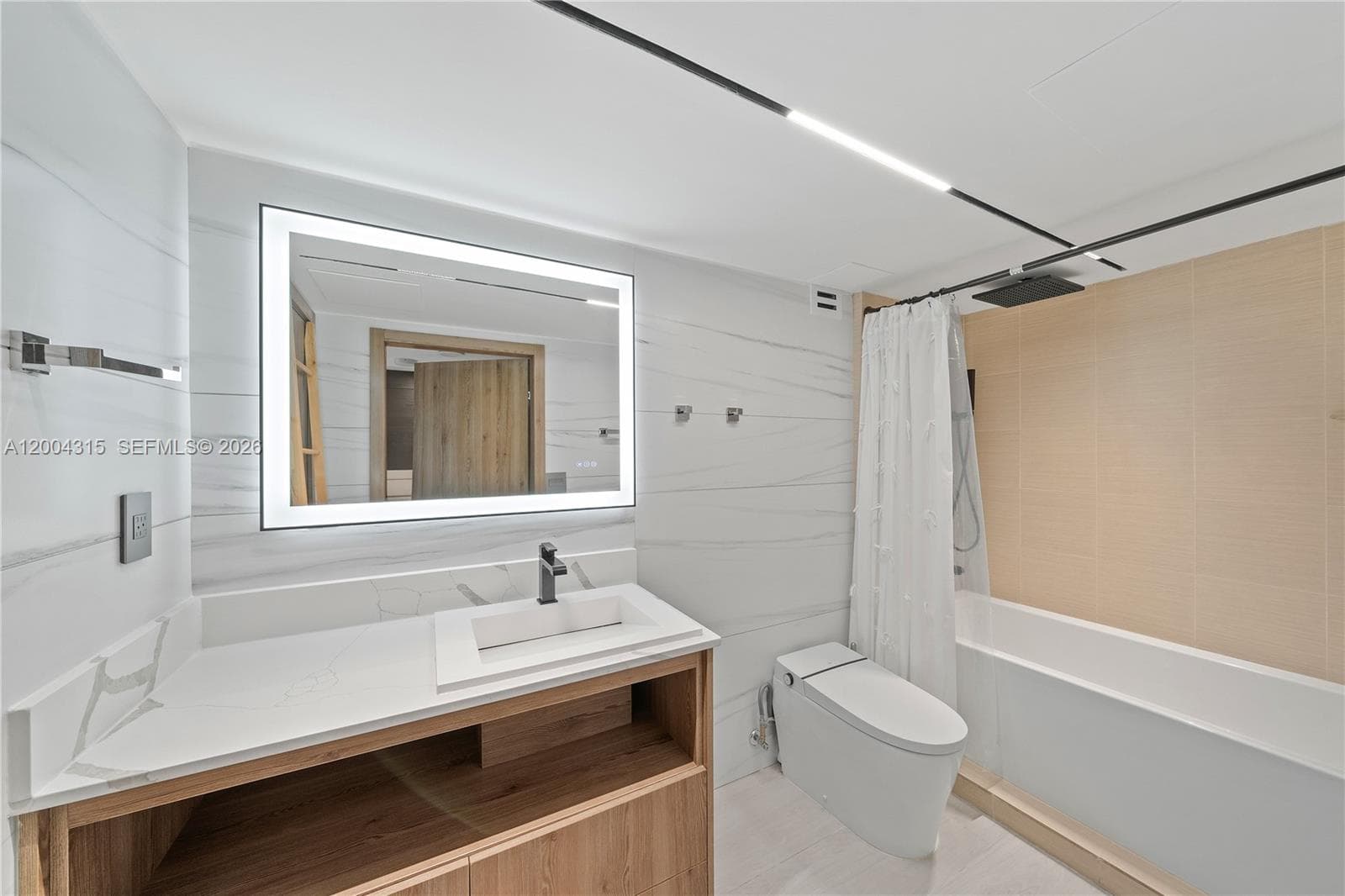 2301 Collins Ave 432 photo 12