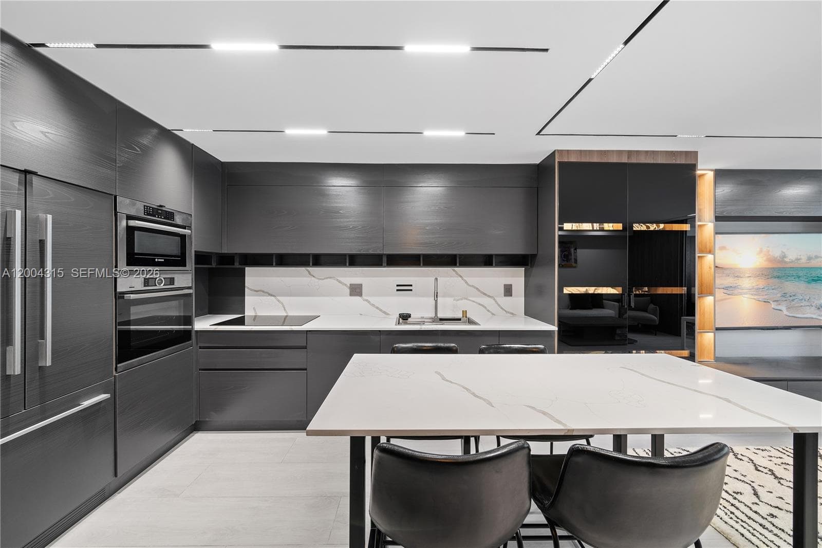 2301 Collins Ave 432 photo 5