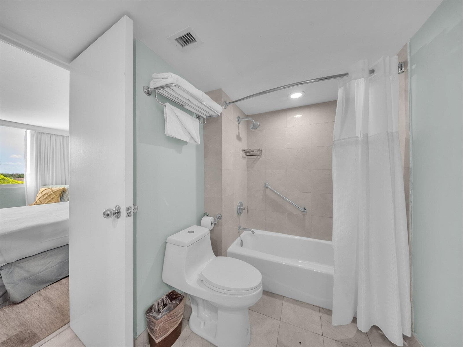 2670 E Sunrise Boulevard 509 photo 13