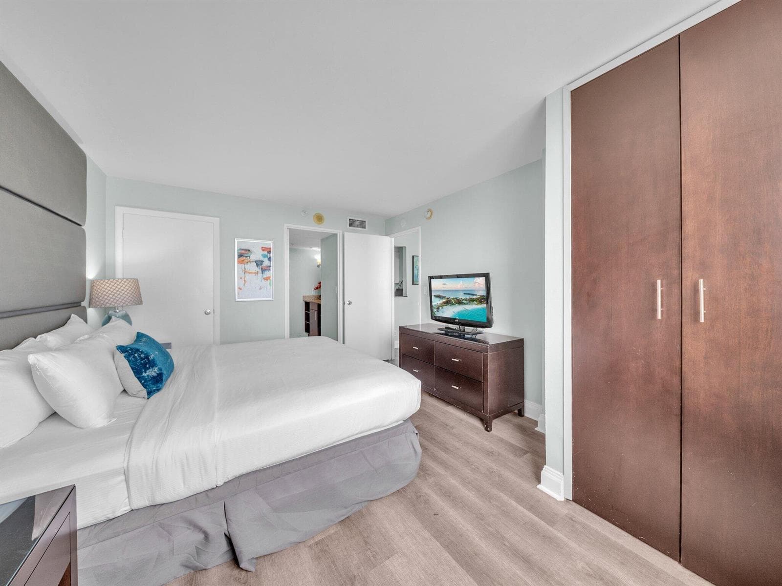 2670 E Sunrise Boulevard 509 photo 11