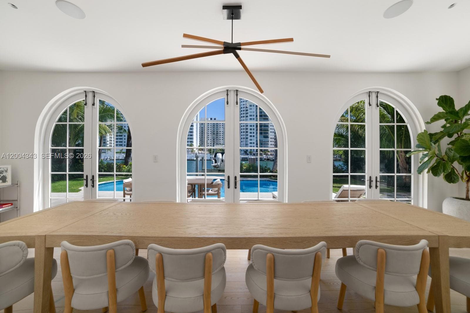 5763 Pine Tree Dr photo 9