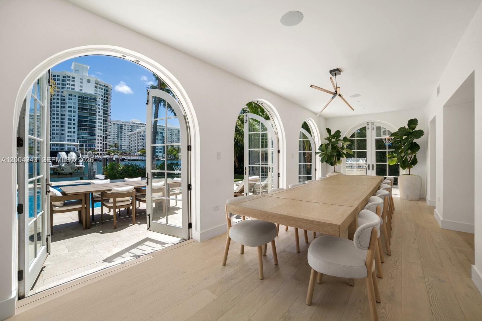 5763 Pine Tree Dr photo 10