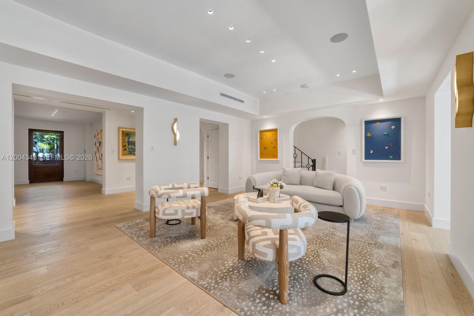 5763 Pine Tree Dr photo 11