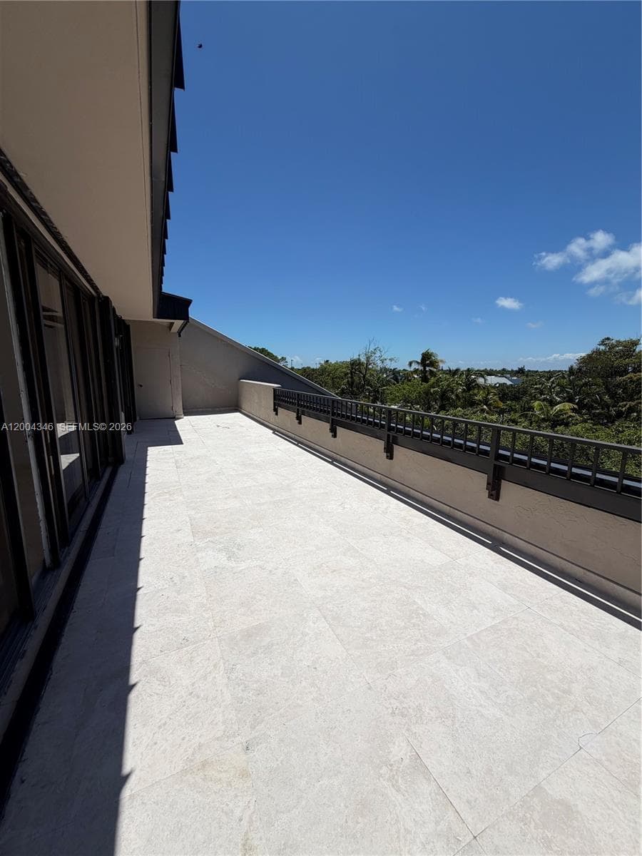 151 Crandon Blvd 444 photo 4