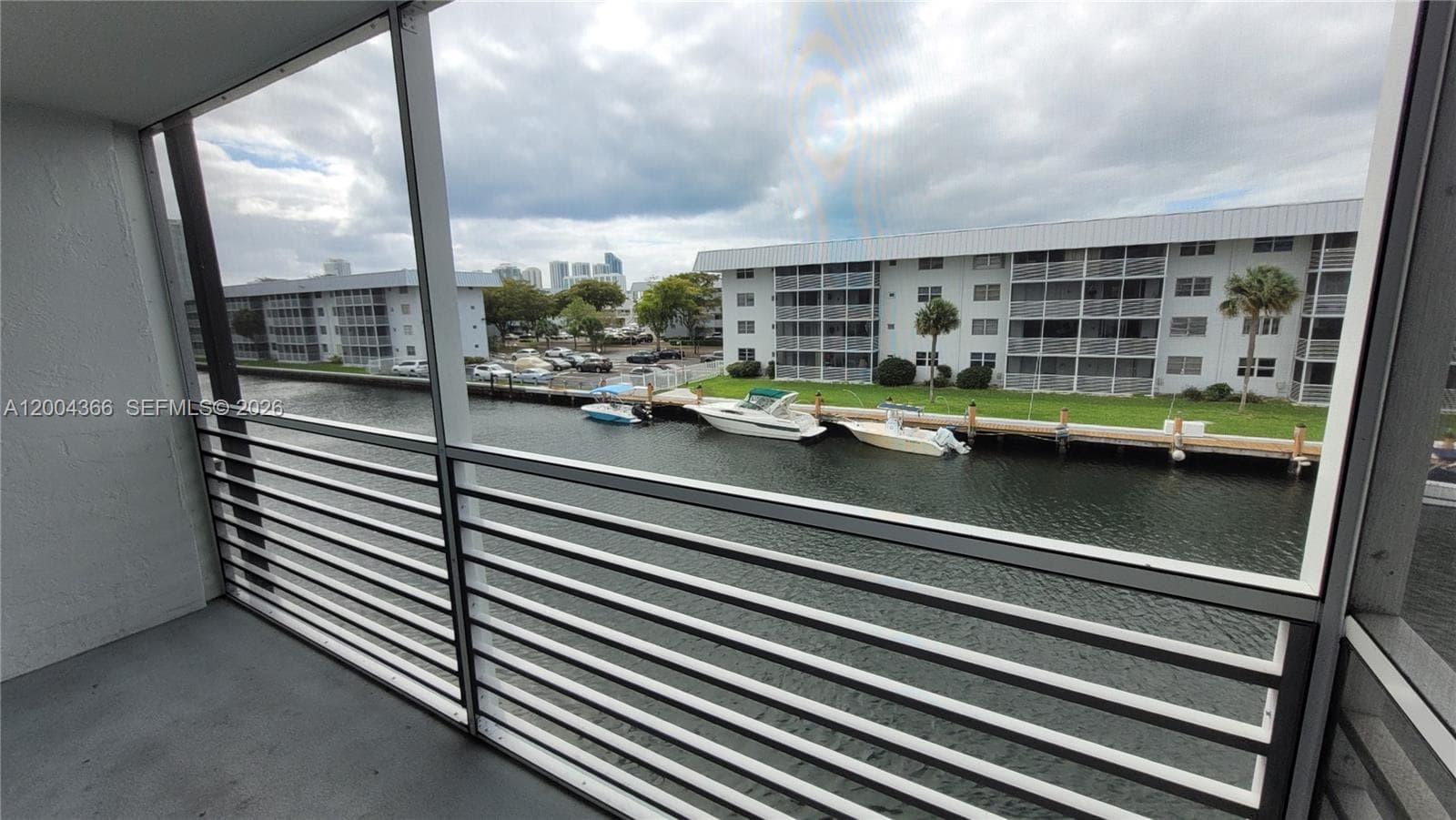 3600 170th St 302 photo 2