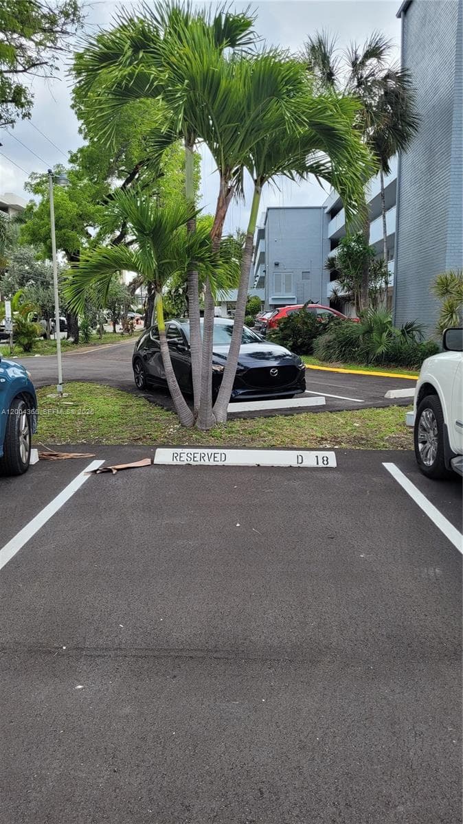 3600 170th St 302 photo 13