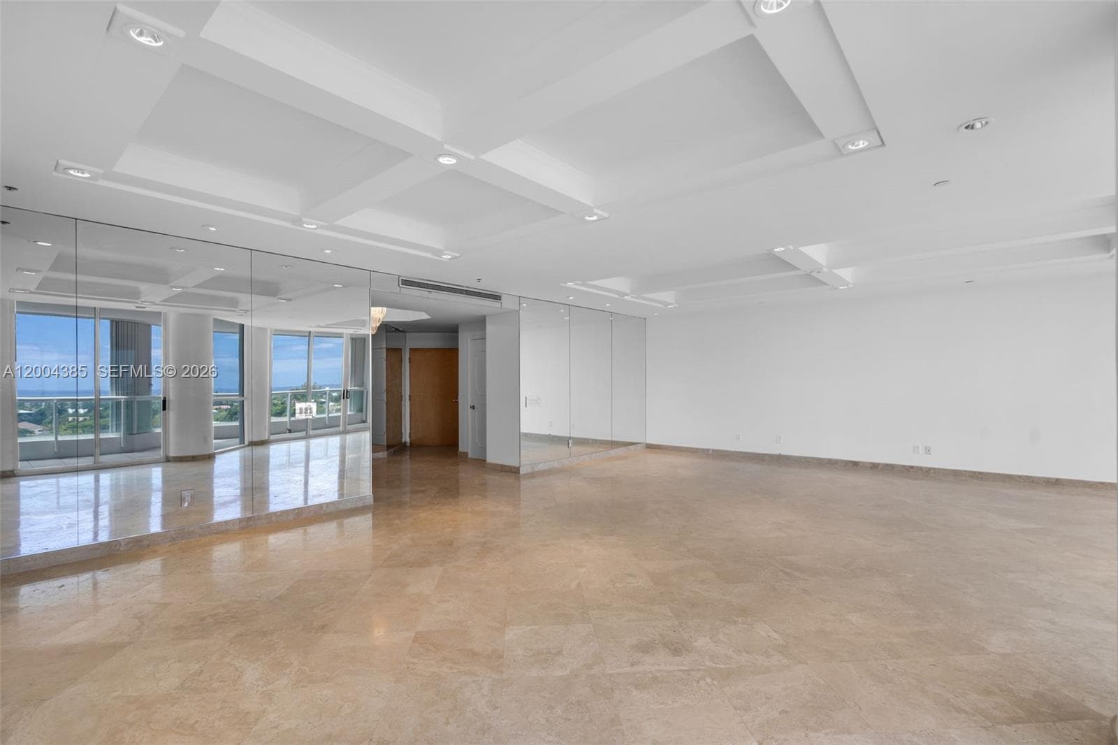 21150 Point Pl 904 photo 6