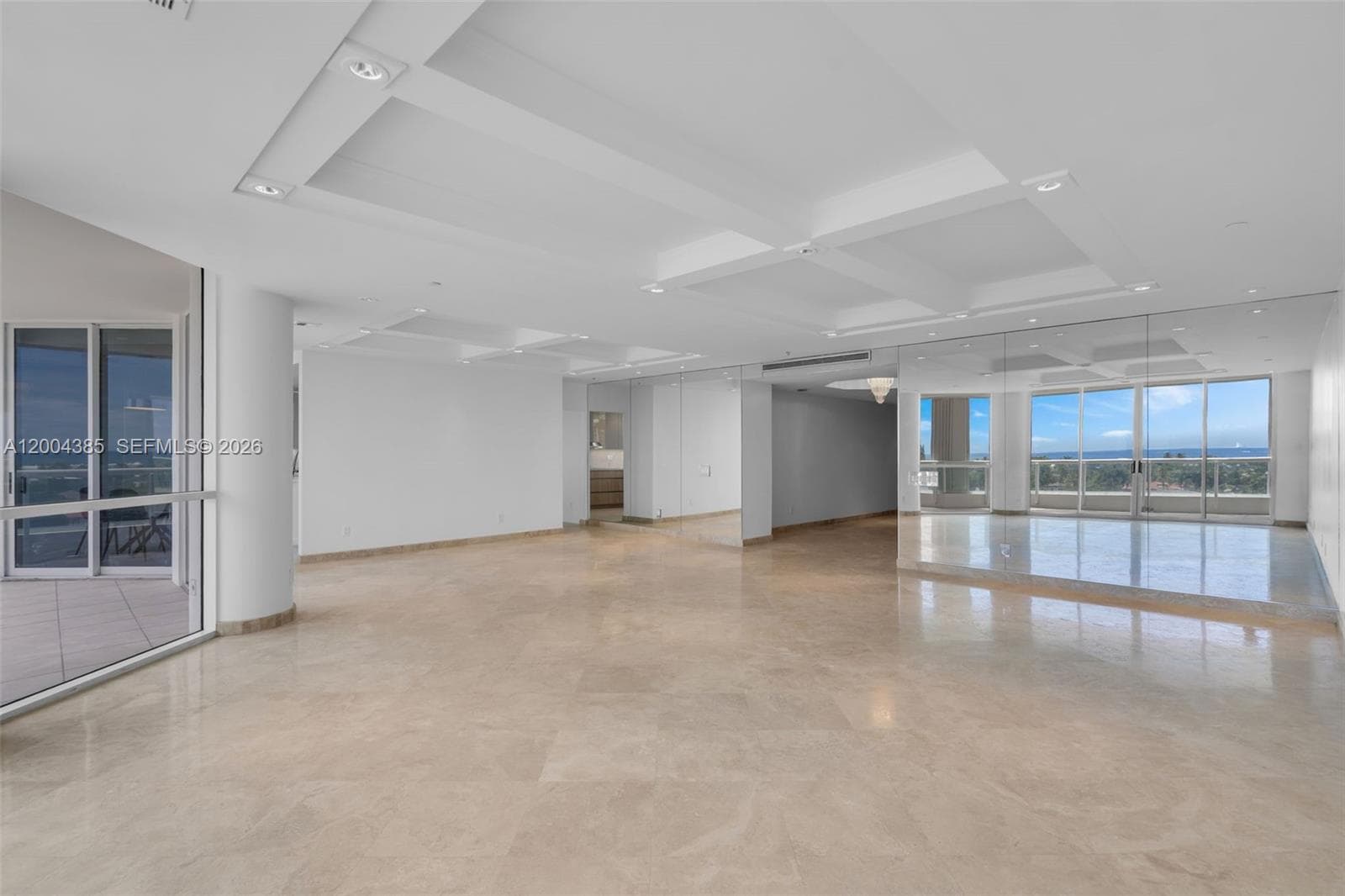 21150 Point Pl 904 photo 5