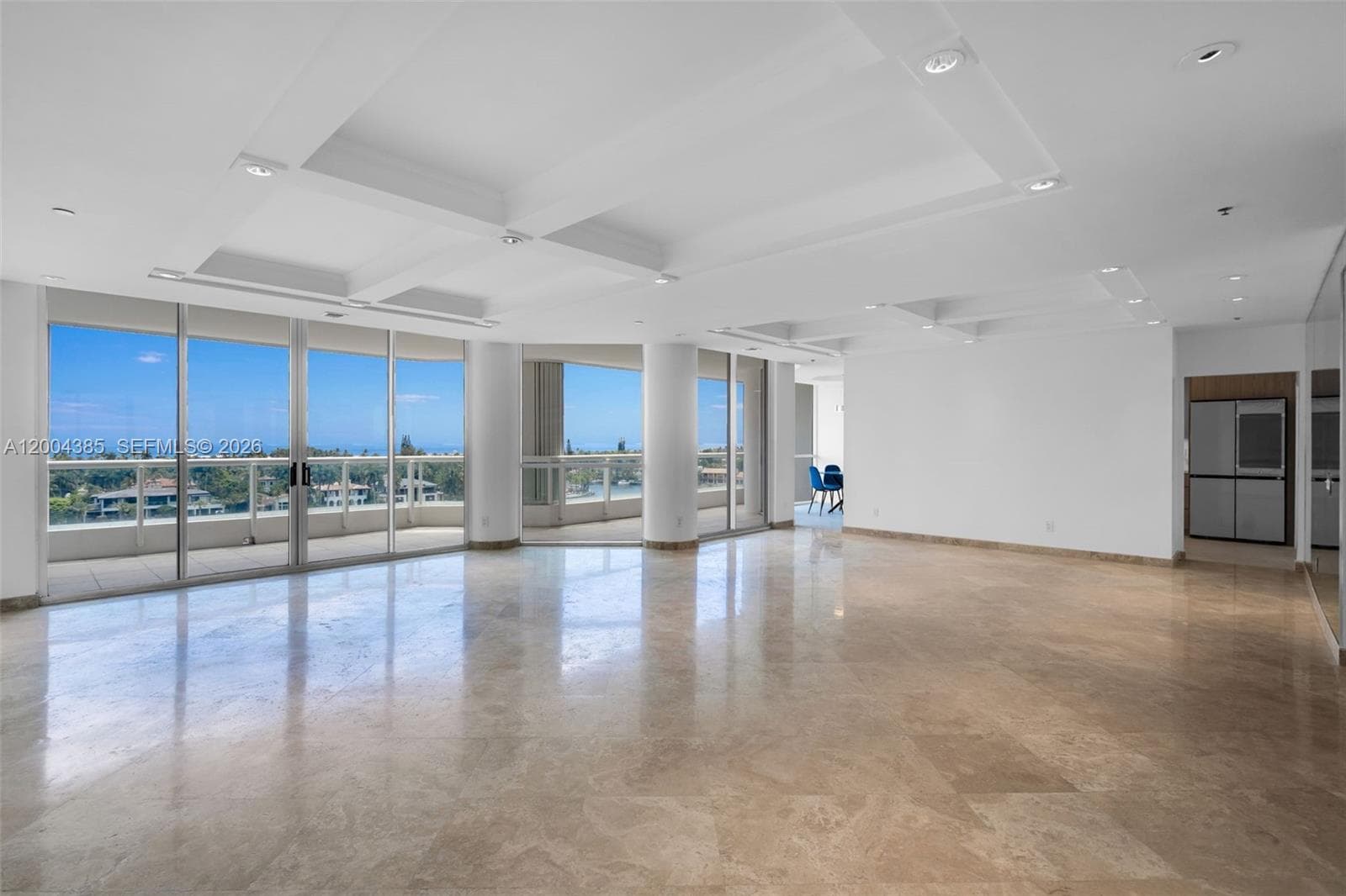 21150 Point Pl 904 photo 4