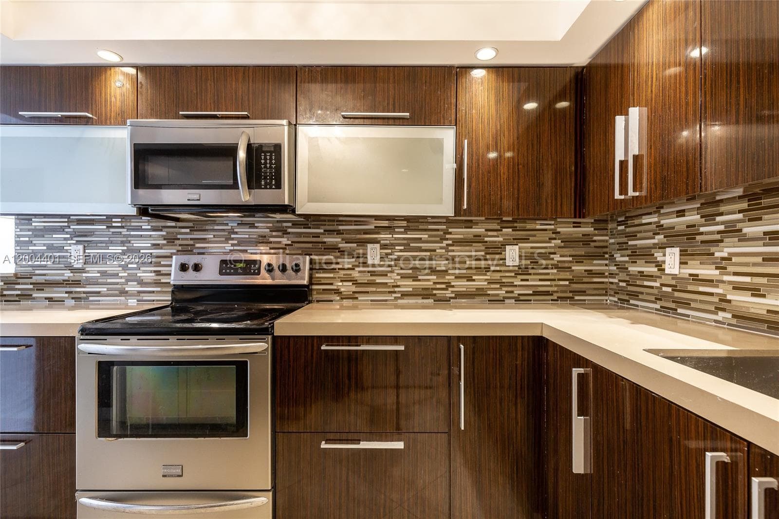 6039 Collins Ave 1415 photo 9