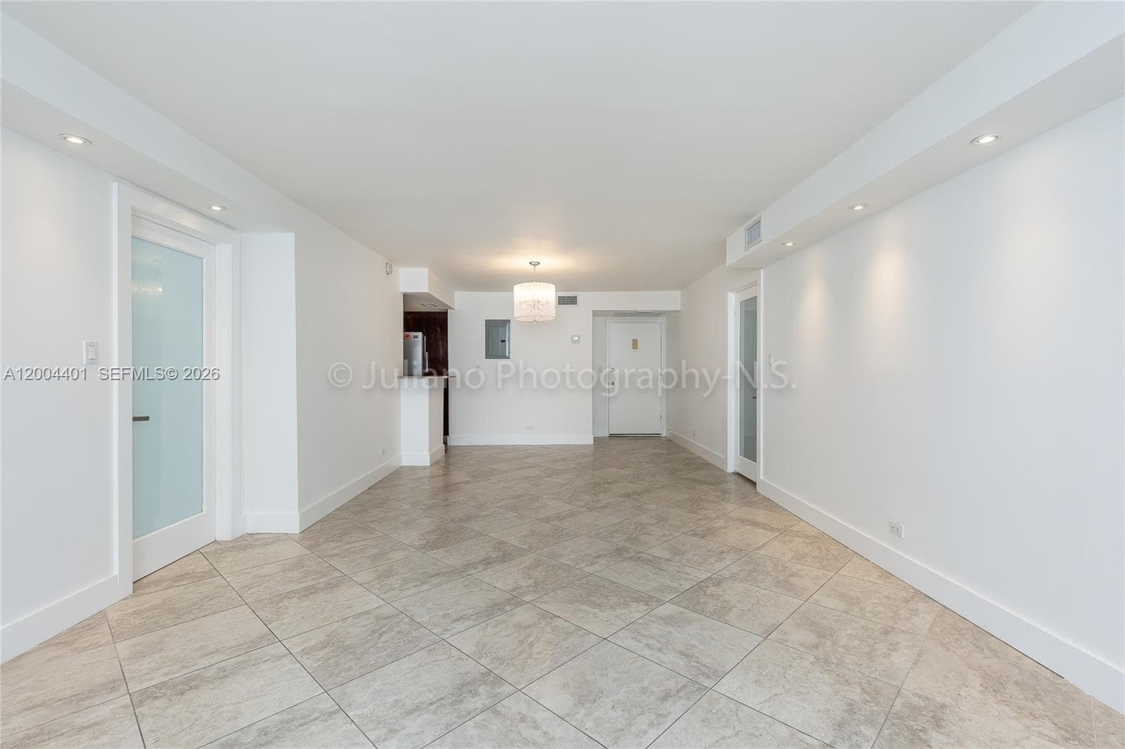 6039 Collins Ave 1415 photo 11