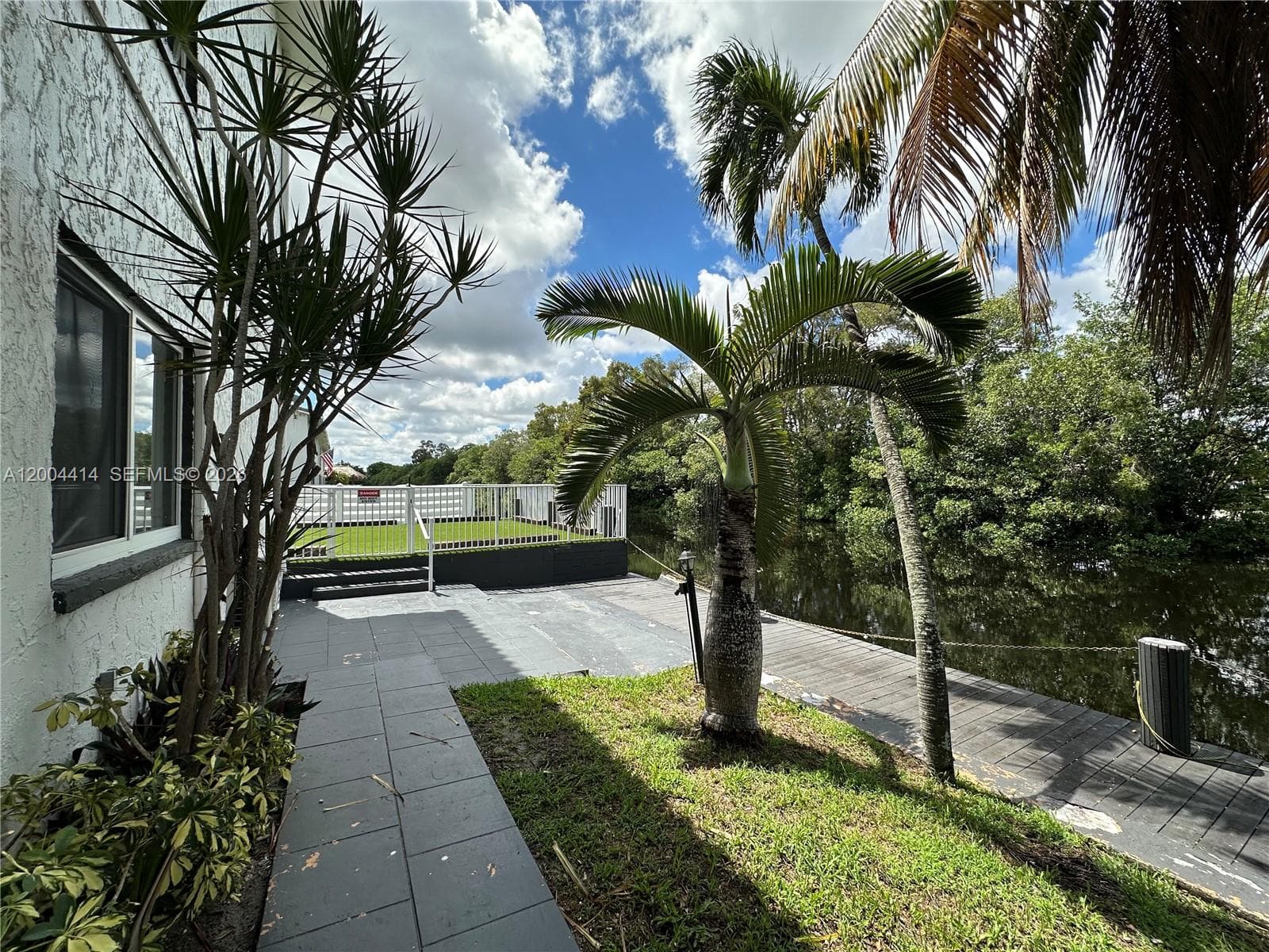 1400 56th St 111 photo 13