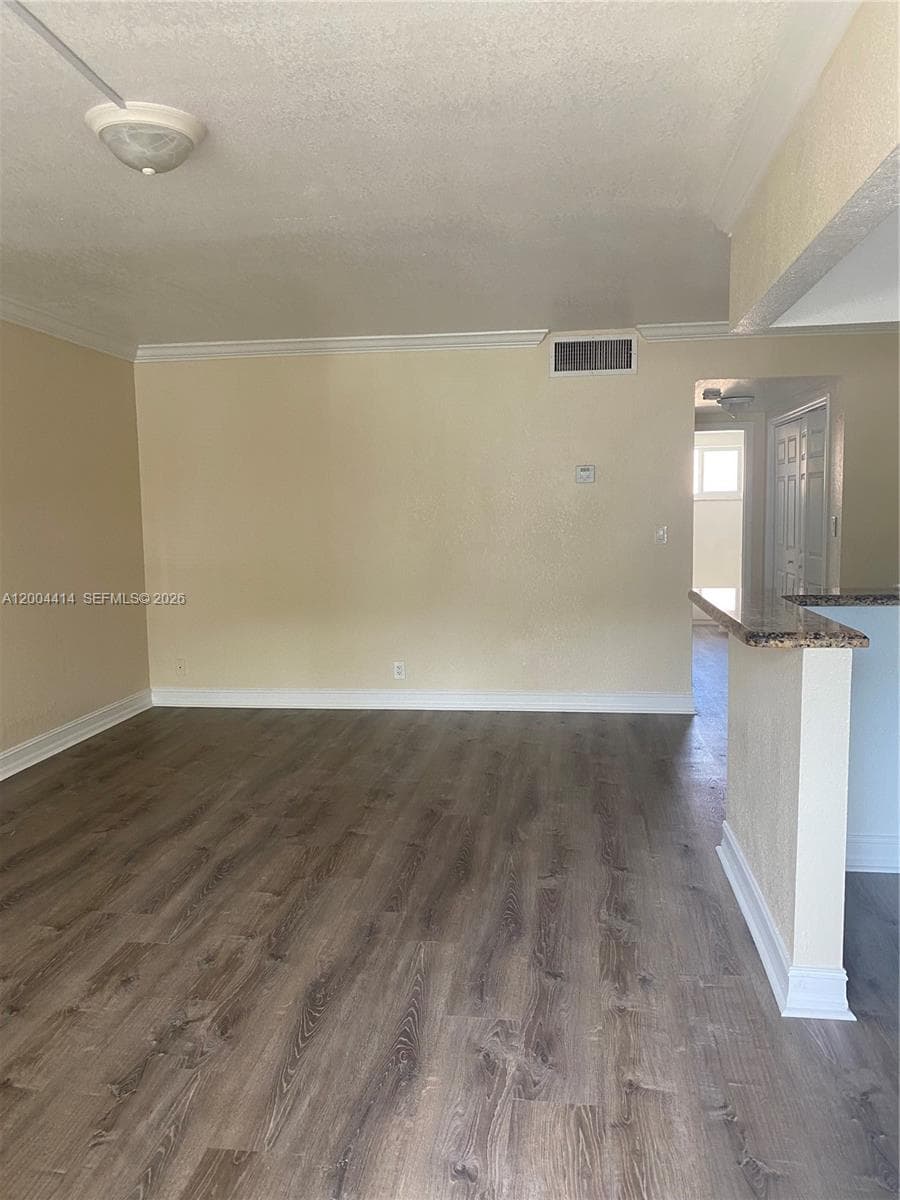 1400 56th St 111 photo 5