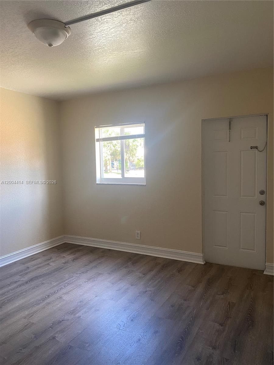 1400 56th St 111 photo 9