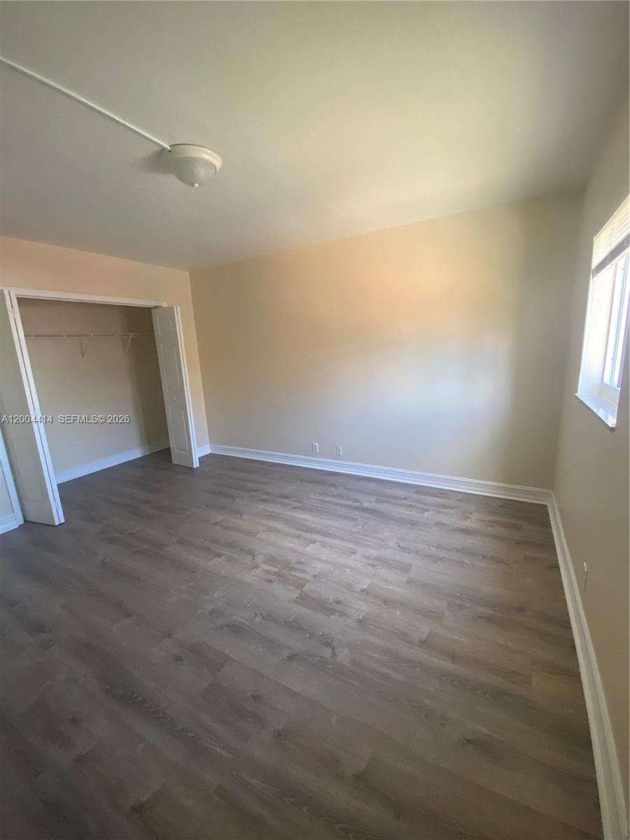 1400 56th St 111 photo 8