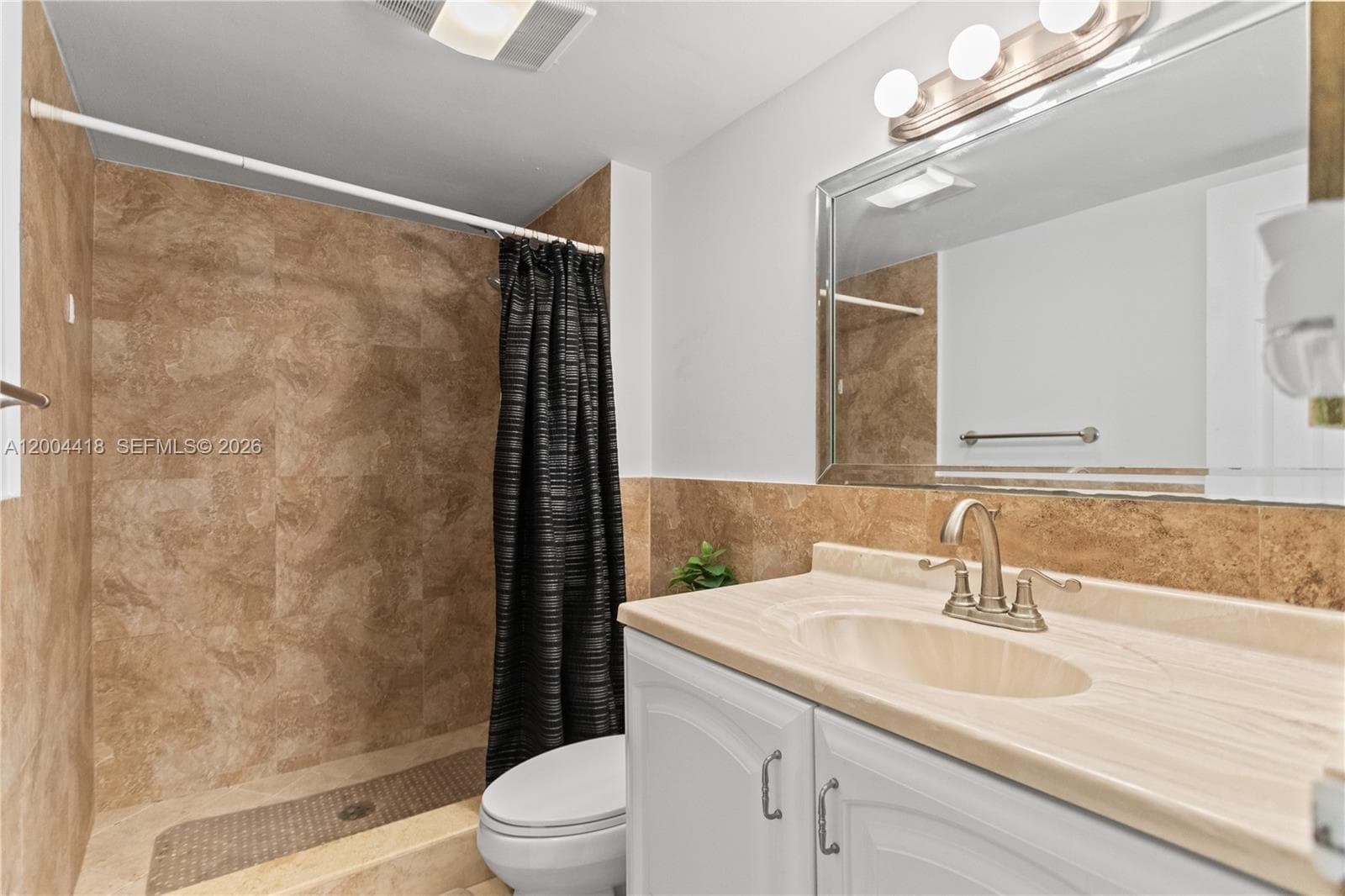 100 Bayview Dr 307 photo 23