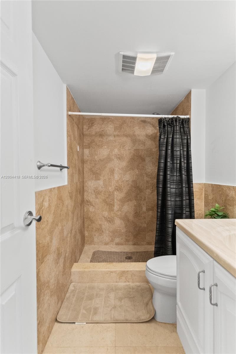 100 Bayview Dr 307 photo 24