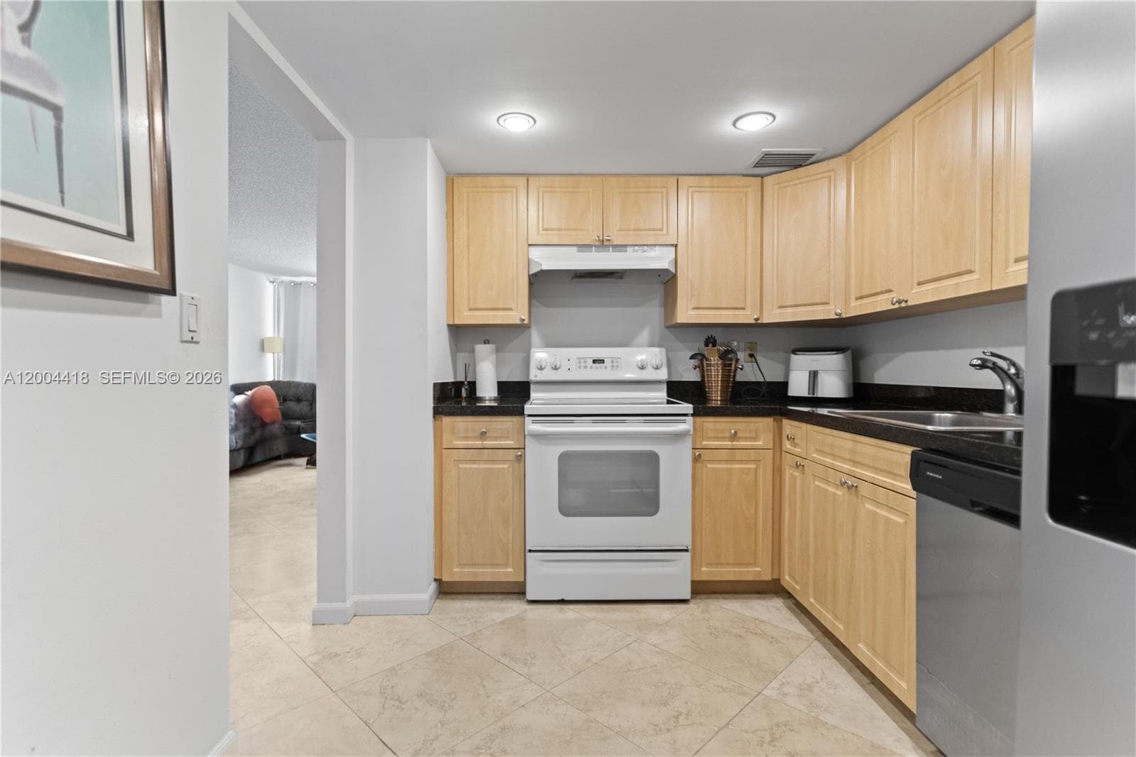 100 Bayview Dr 307 photo 15