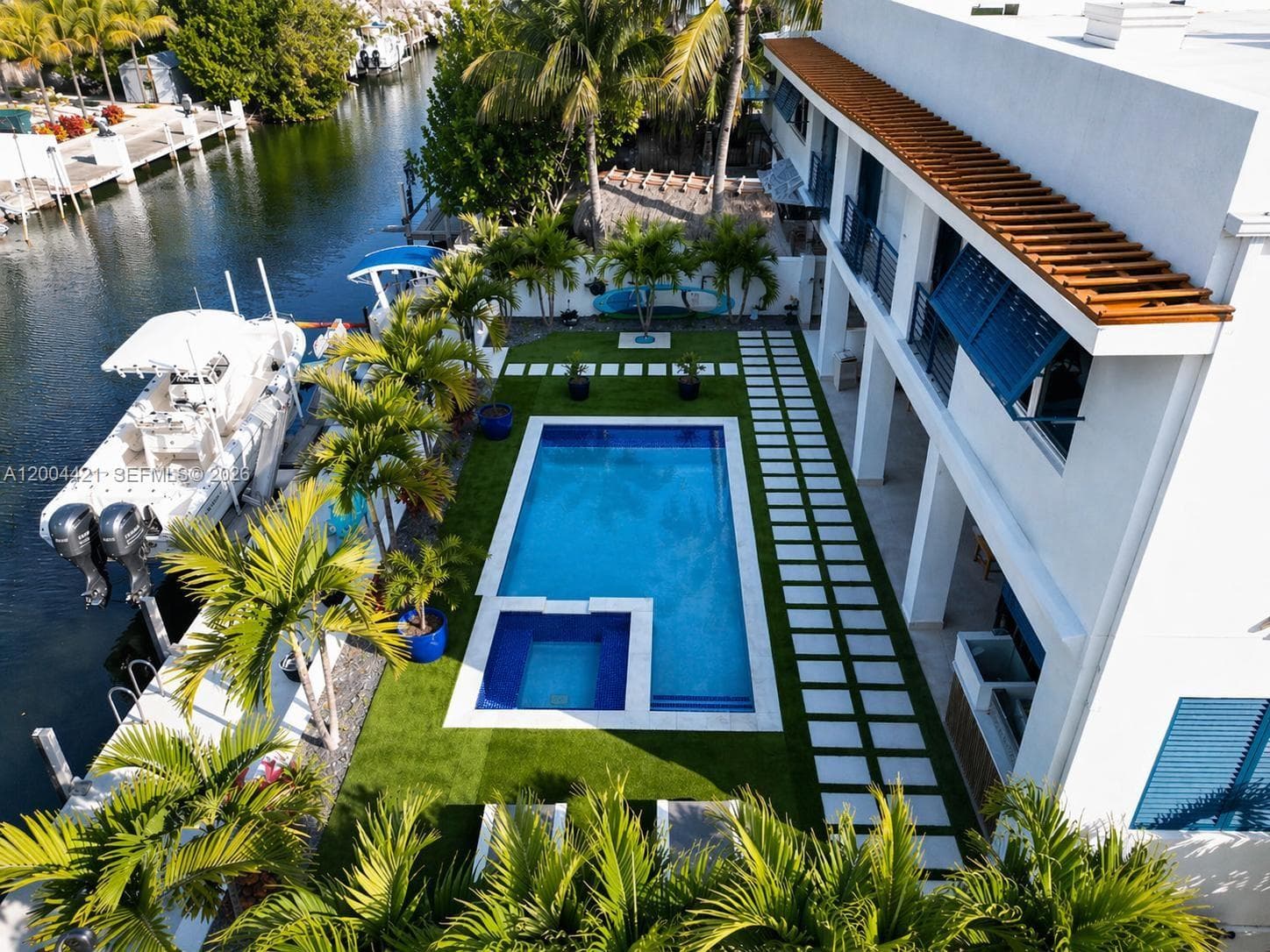 139 Tequesta St photo 2