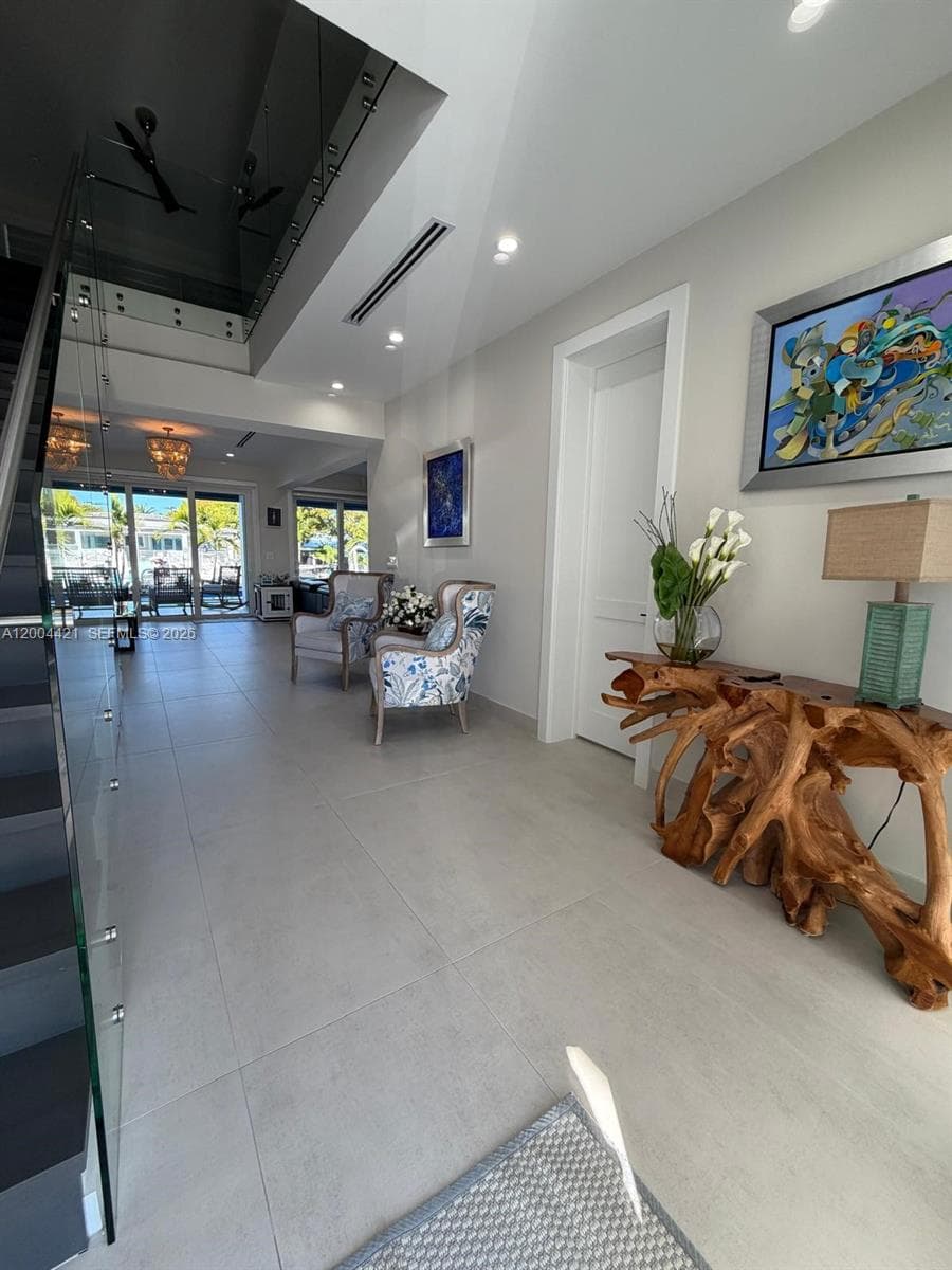 139 Tequesta St photo 6