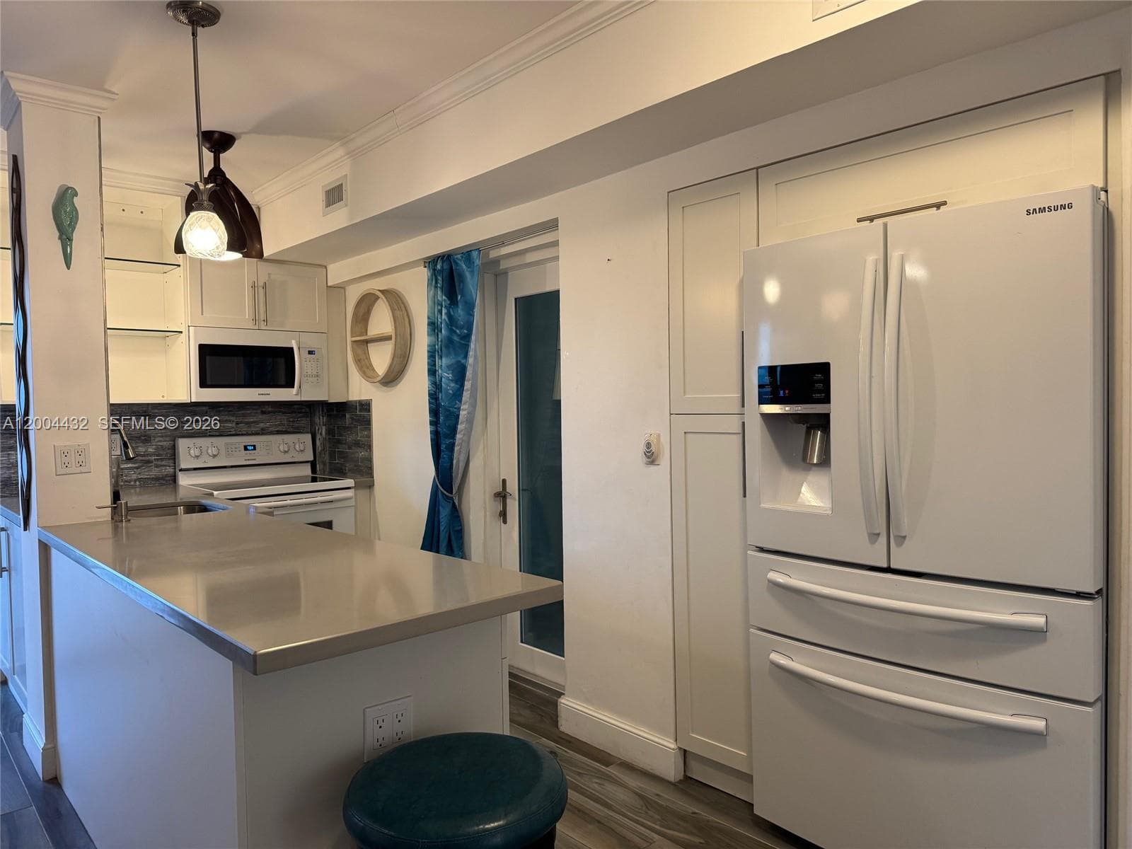 901 Surf Rd 407 photo 7