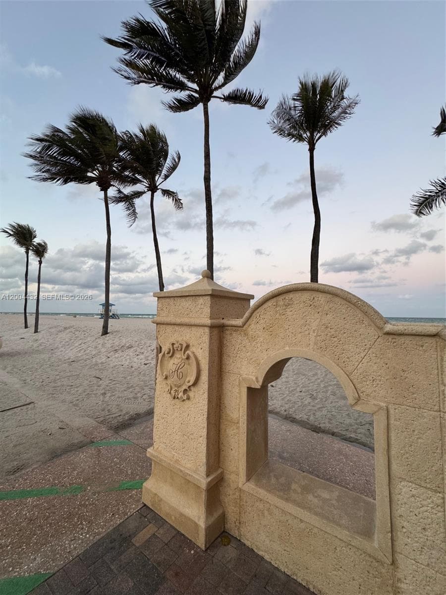 901 Surf Rd 407 photo 21