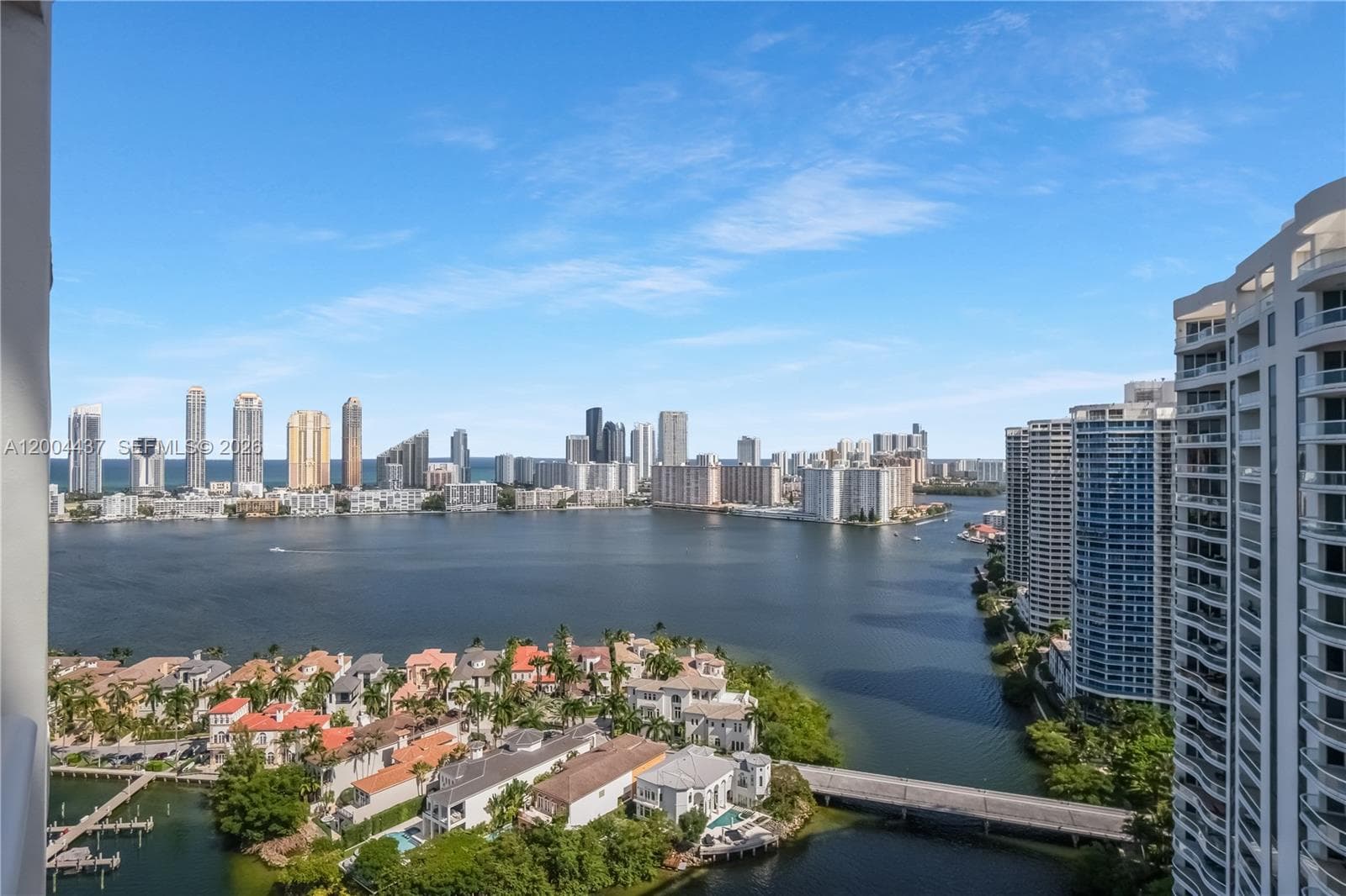 7000 Island Blvd 2802 photo 2