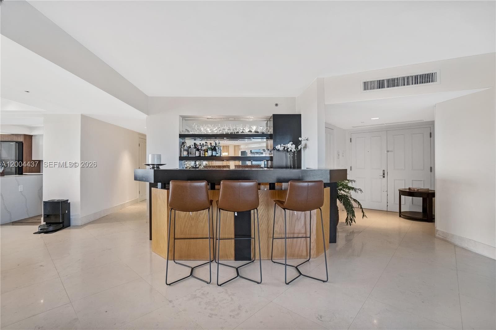 7000 Island Blvd 2802 photo 13