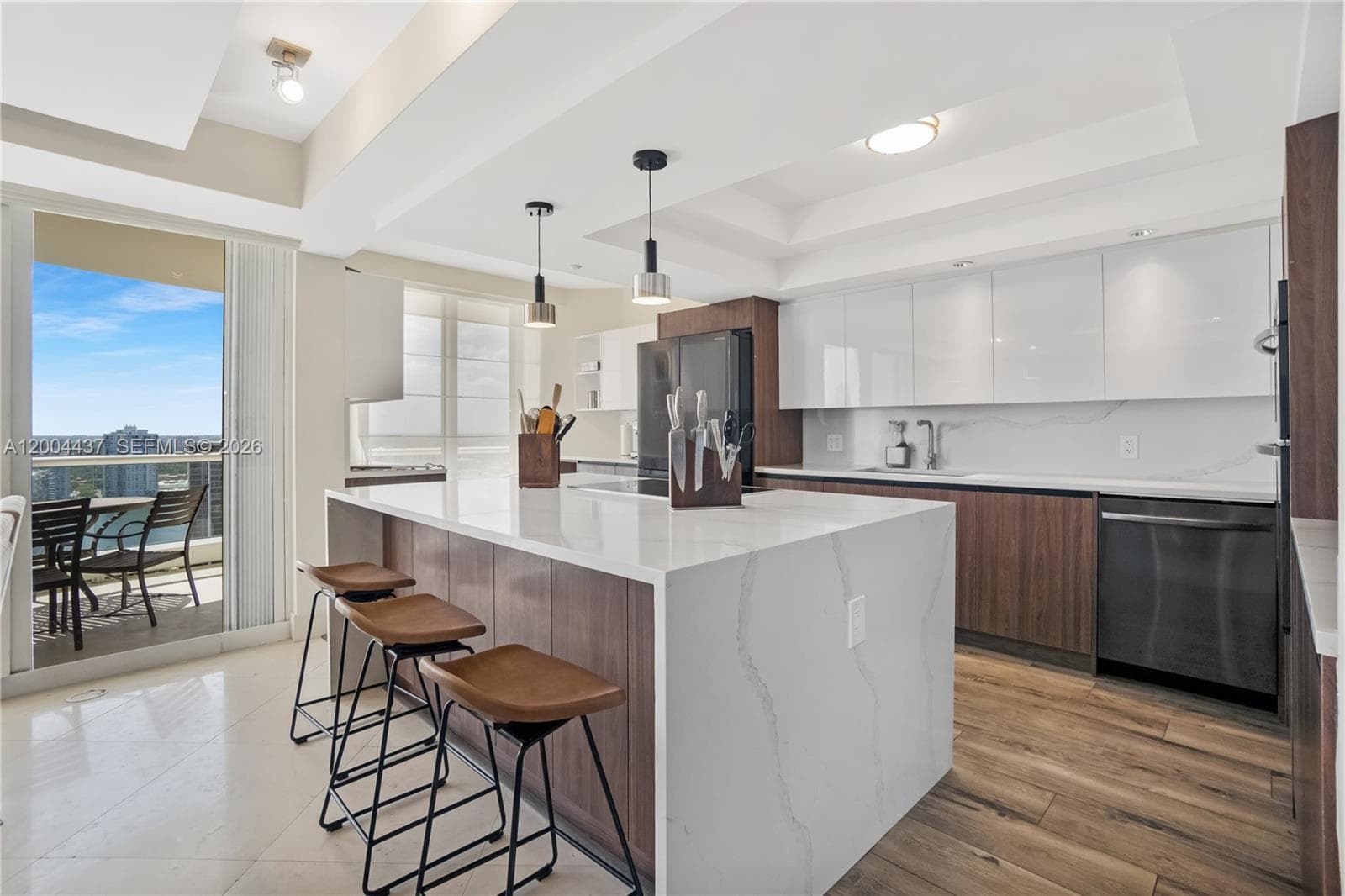 7000 Island Blvd 2802 photo 16