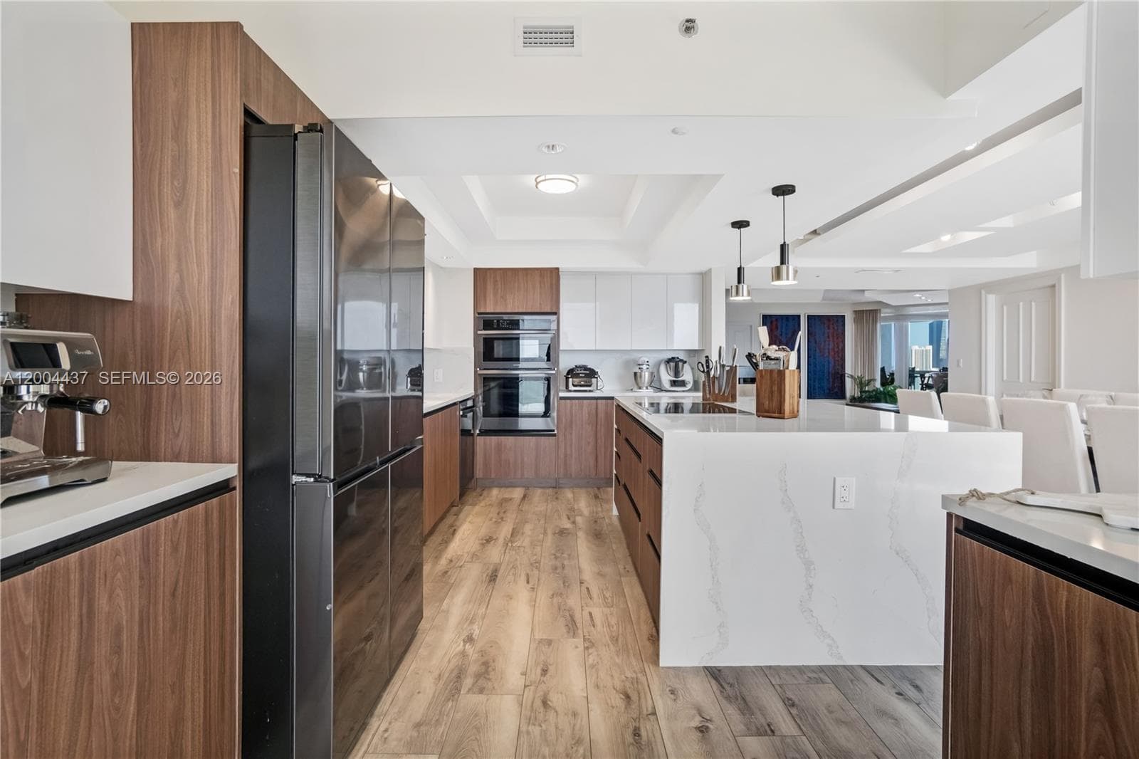 7000 Island Blvd 2802 photo 20