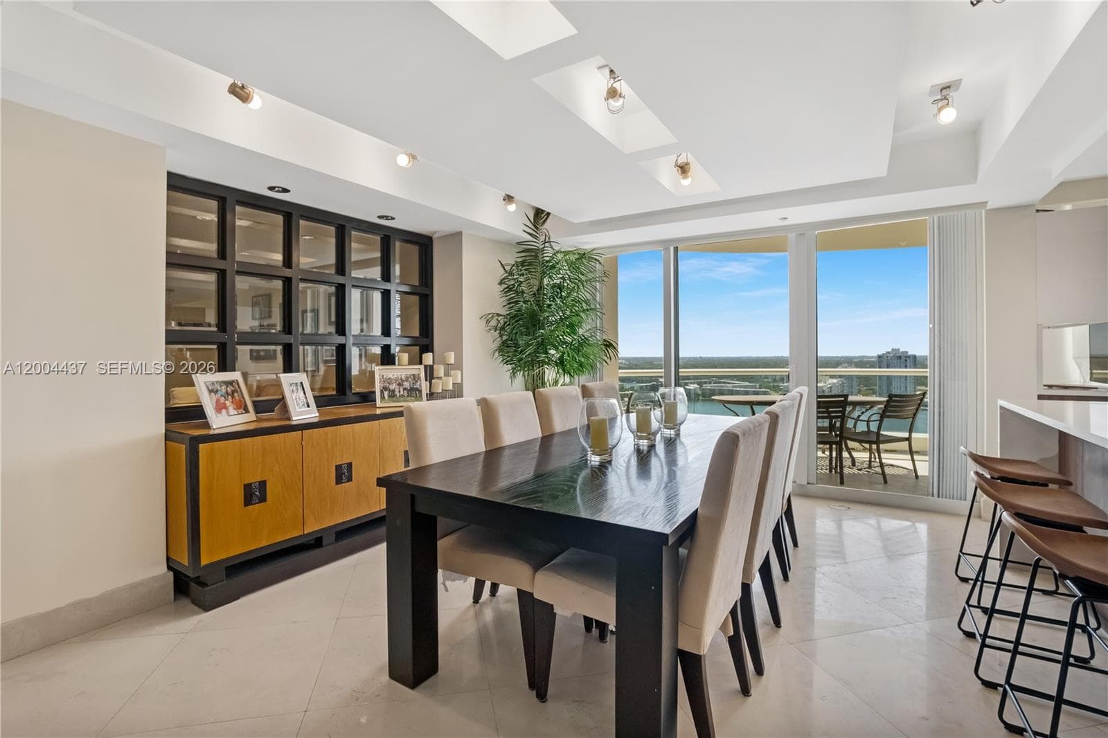 7000 Island Blvd 2802 photo 11