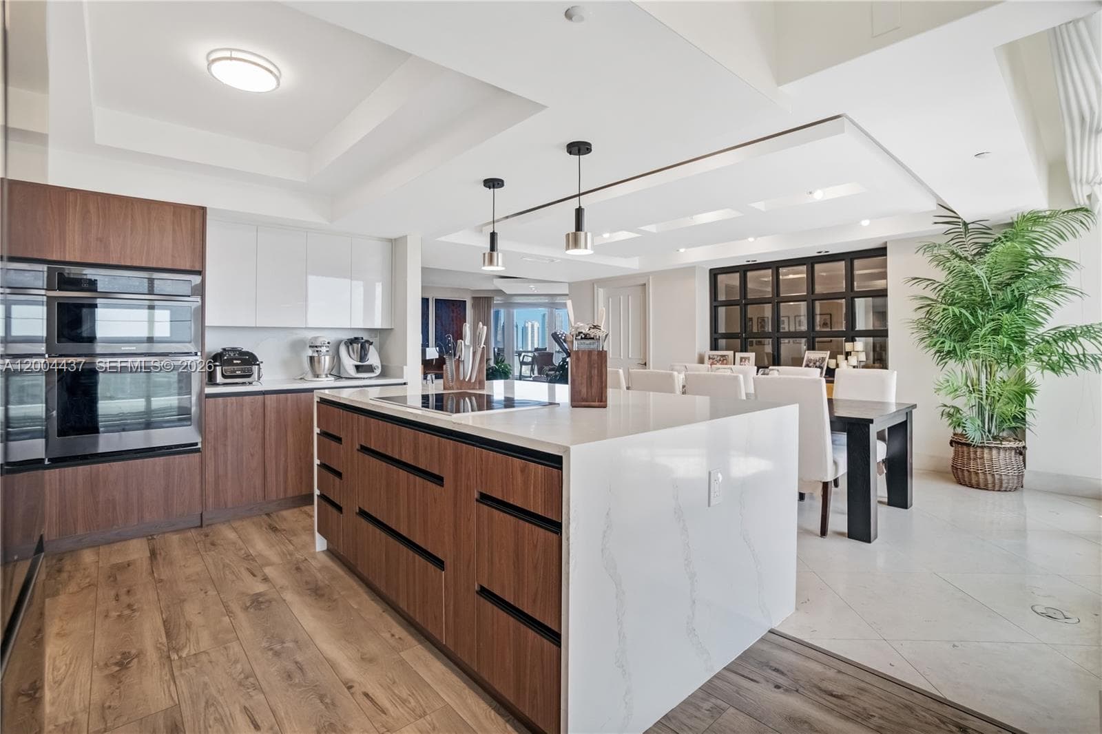 7000 Island Blvd 2802 photo 19